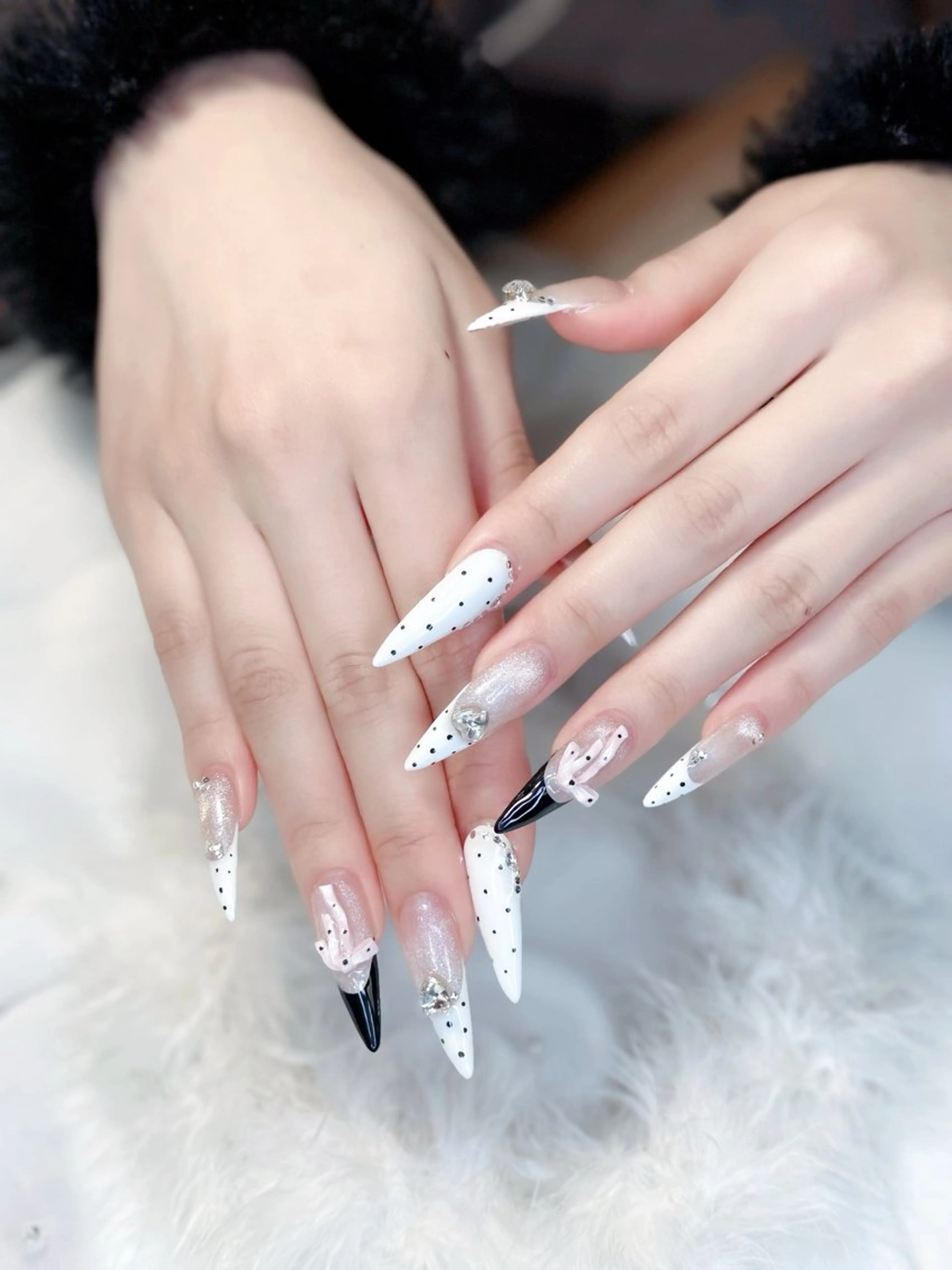 セミロング ハンドネイル Bibi beauty spa Osaka所属・Bibi nail Osakaのネイルデザイン