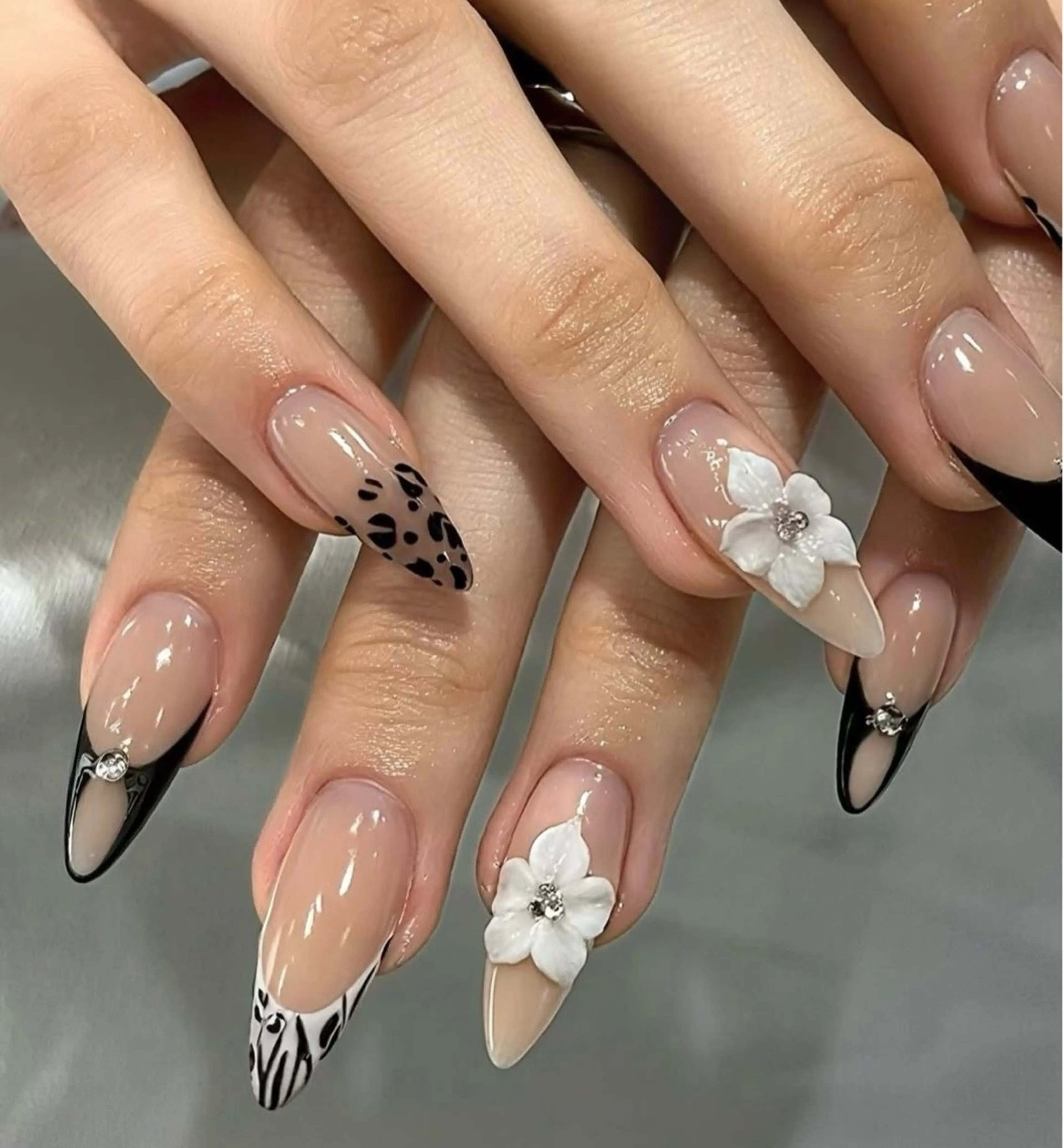 ネイル ハンドネイル NiJi Nailsのネイルデザイン