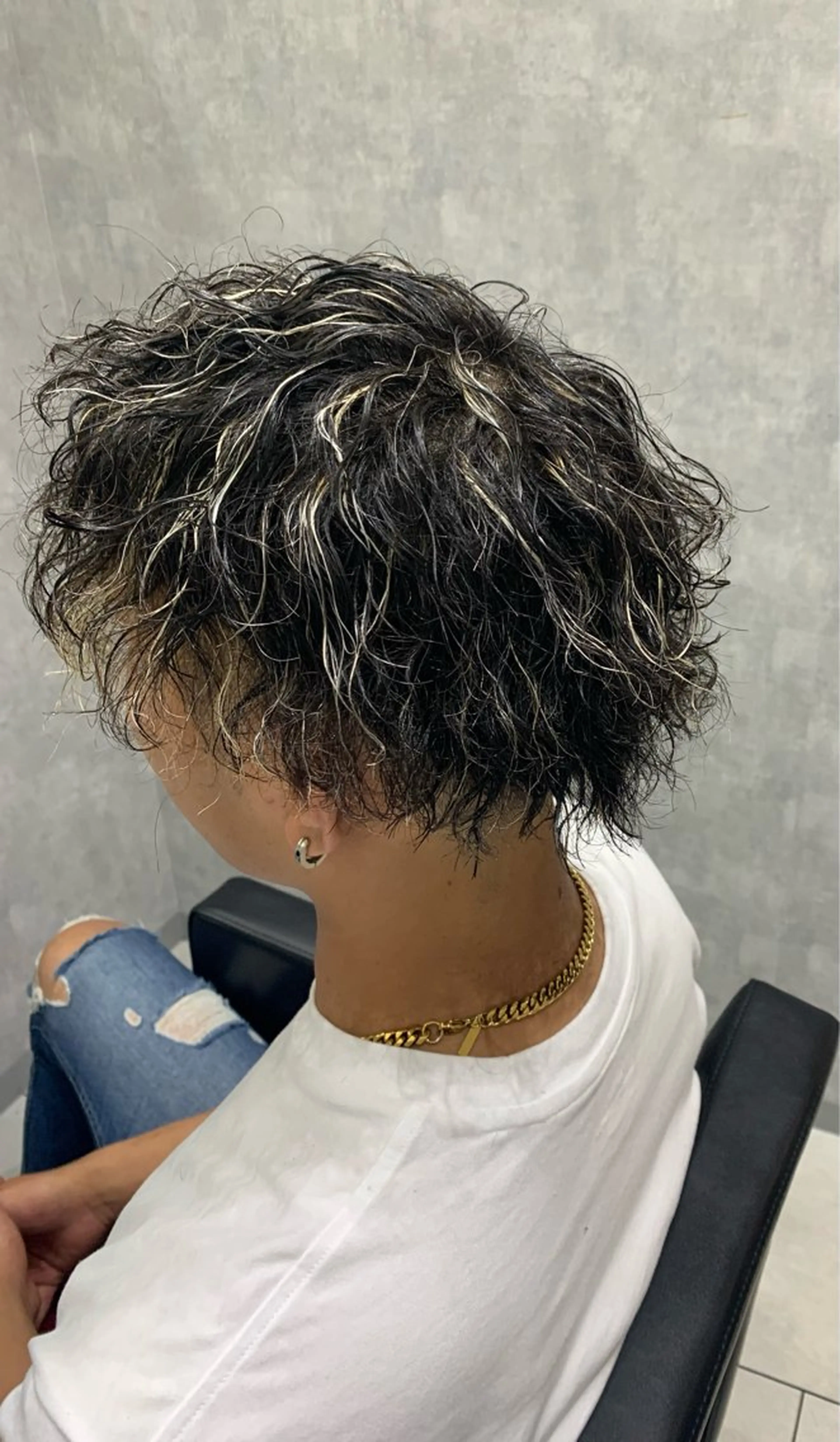 セミロング メンズ フェザーパーマ メンズハイライト メンズパーマ セミロングパーマ ハイライト カット パーマ トリートメント 中川/縮毛矯正/ 高羽　克明のヘアスタイル