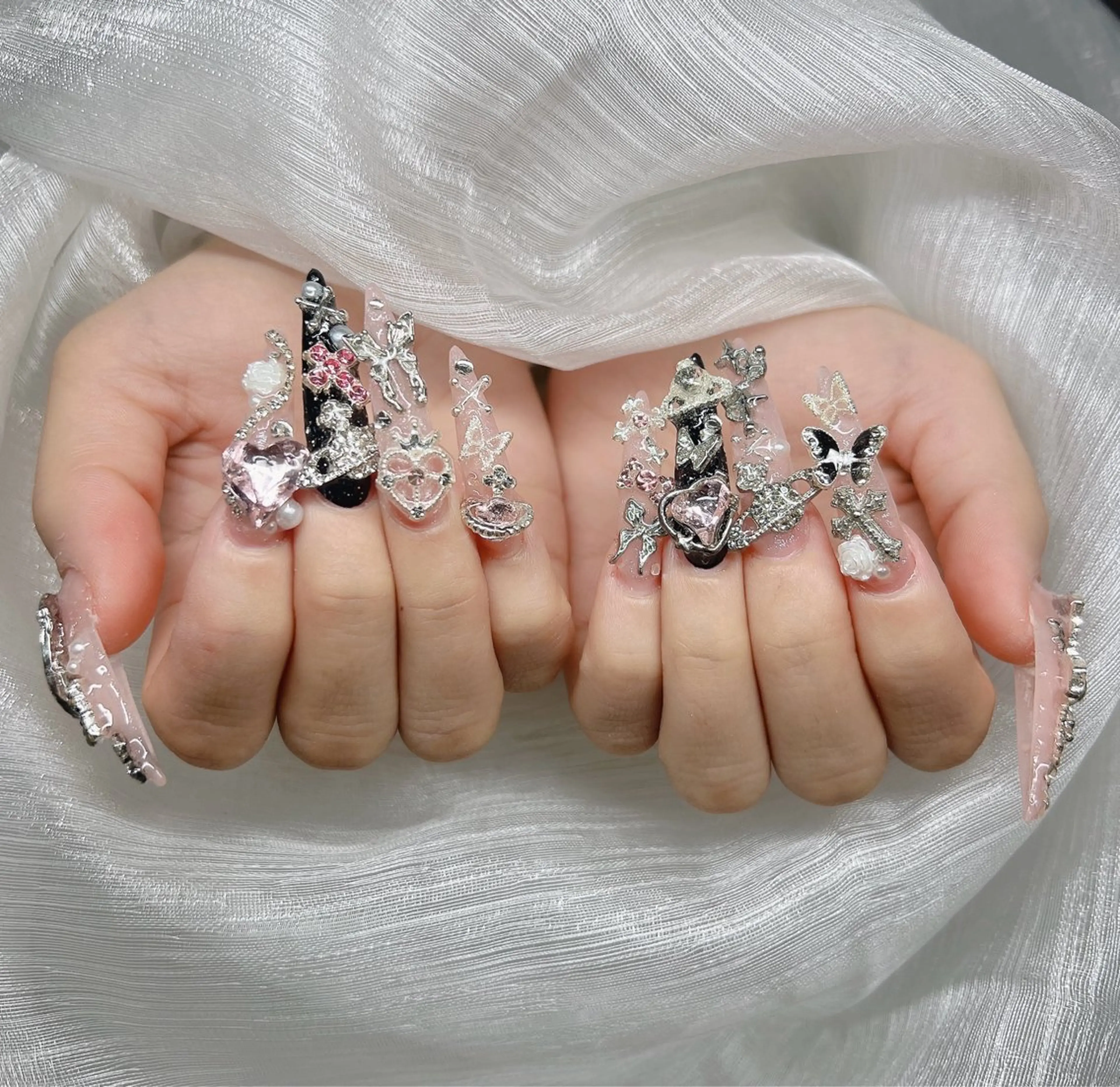 ネイル 長さ出し グラデーション 卒業式 キラキラネイル マグネットネイル ハンドネイル Lee Nails チップ長さだし専門店のネイルデザイン