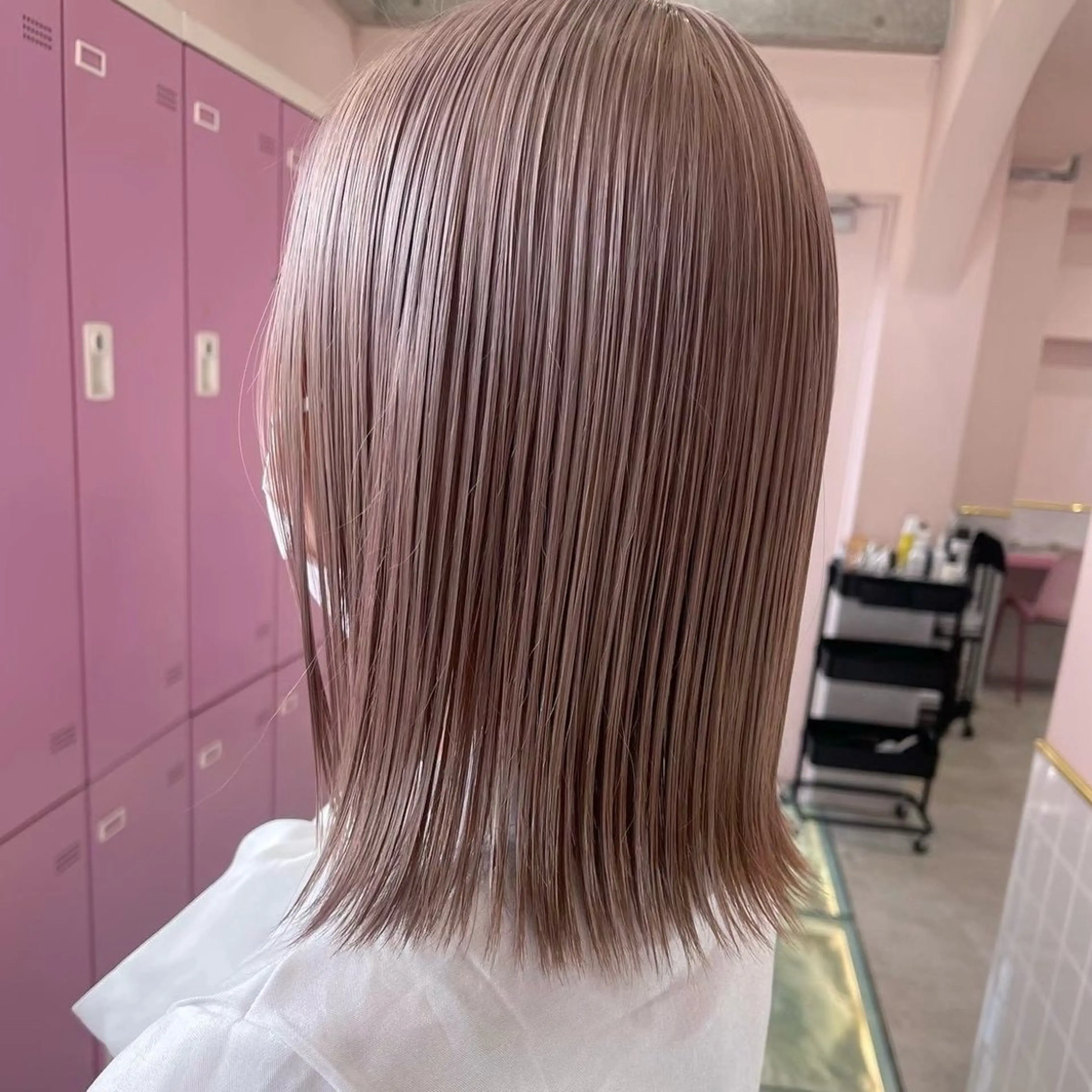 セミロング カラー ヘアアレンジ ヘアカラー ブリーチカラー特化 🥣/渡邉日向のヘアスタイル