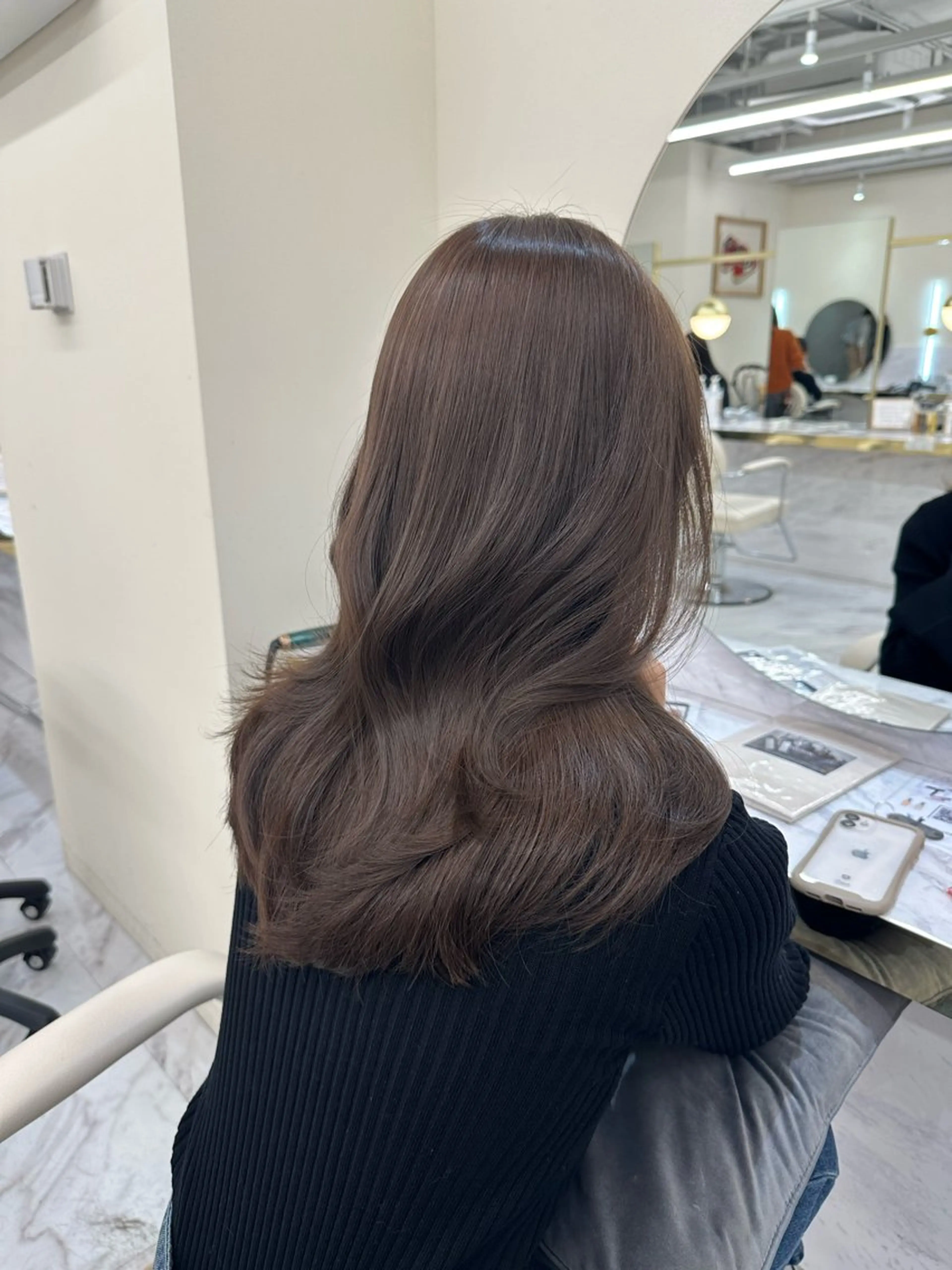 ミディアム 髪質改善 カット ヘアカラー トリートメント 似合わせレイヤーカッ ト🩶瀧本美咲のヘアスタイル