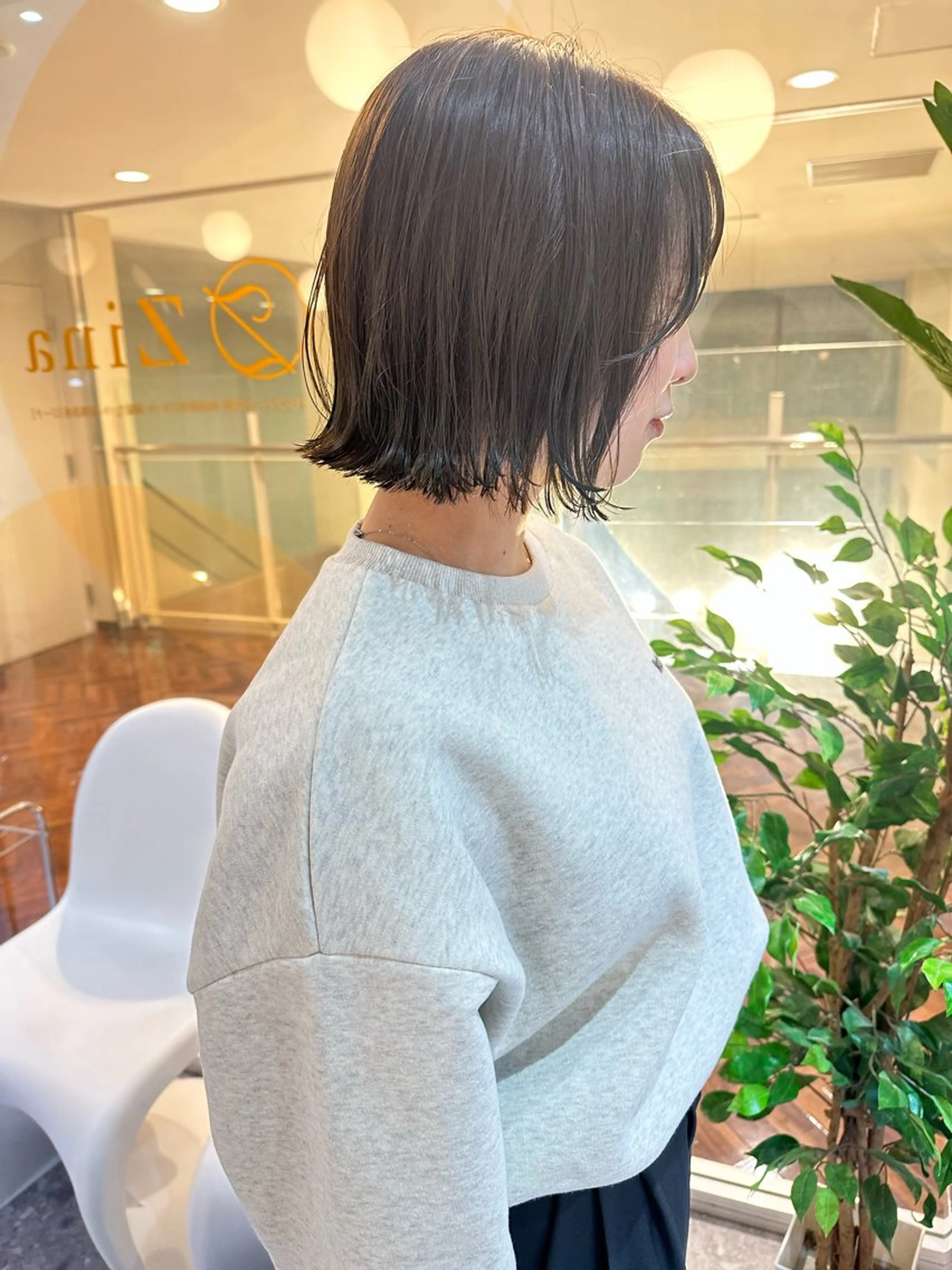 ショート カラー グレージュ オリーブグレージュ オリーブグレー ボブ カット ヘアカラー トリートメント レイヤー/ボブ/ 顔周り/yukinaのヘアスタイル