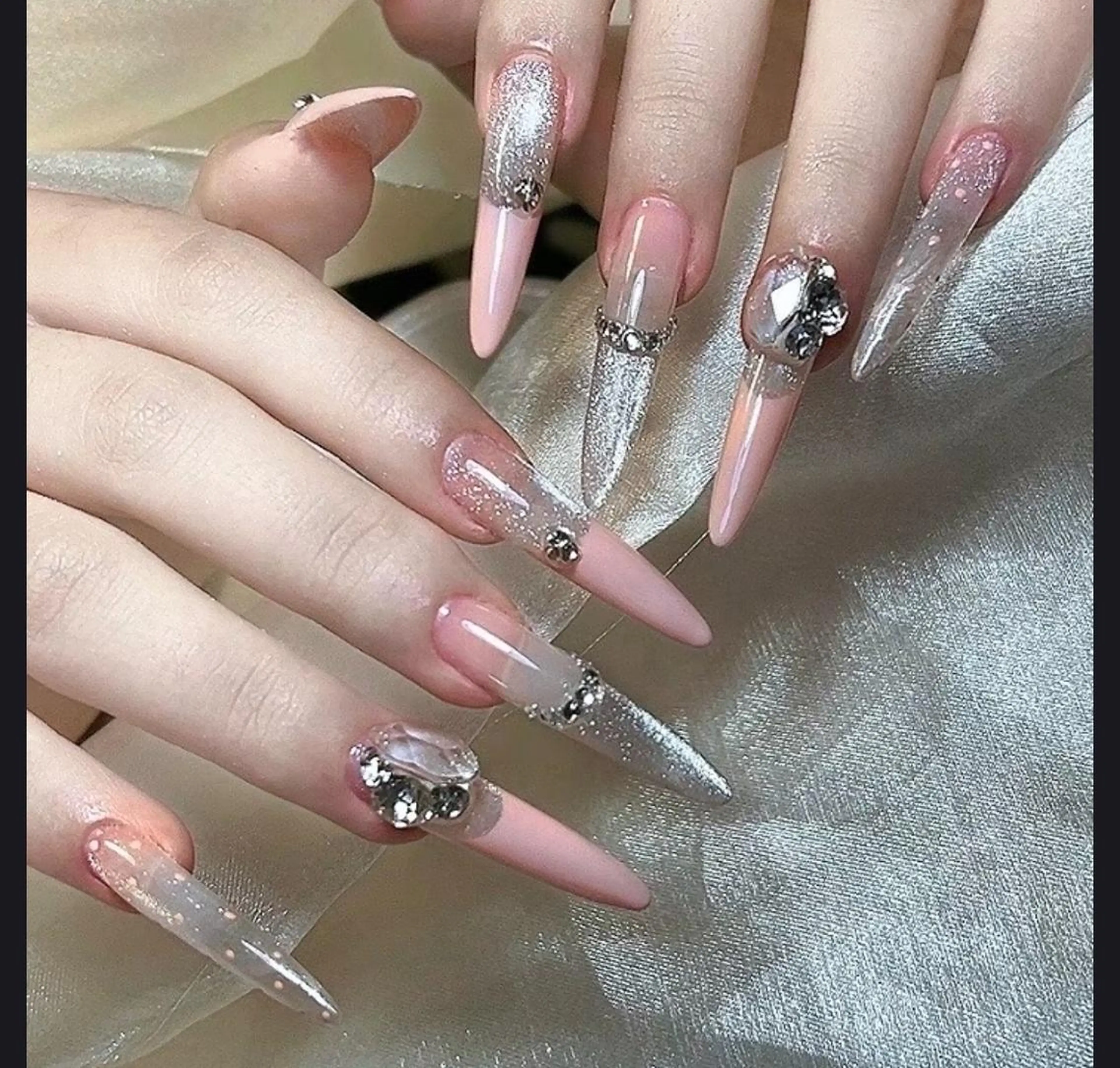 ネイル ハンドネイル 🎀 KiKi_nailのネイルデザイン