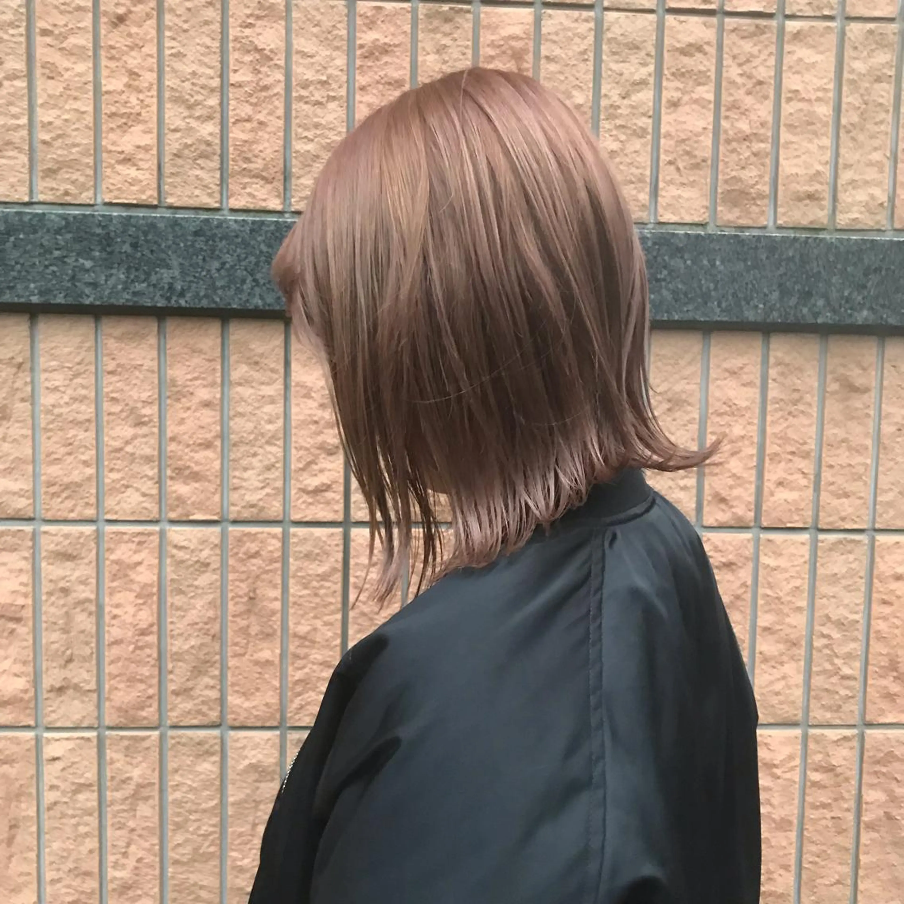 ミディアム カラー ベージュカラー ミルクティーベージュ ヘアカラー トリートメント レイヤー/顔周り /AKARIのヘアスタイル