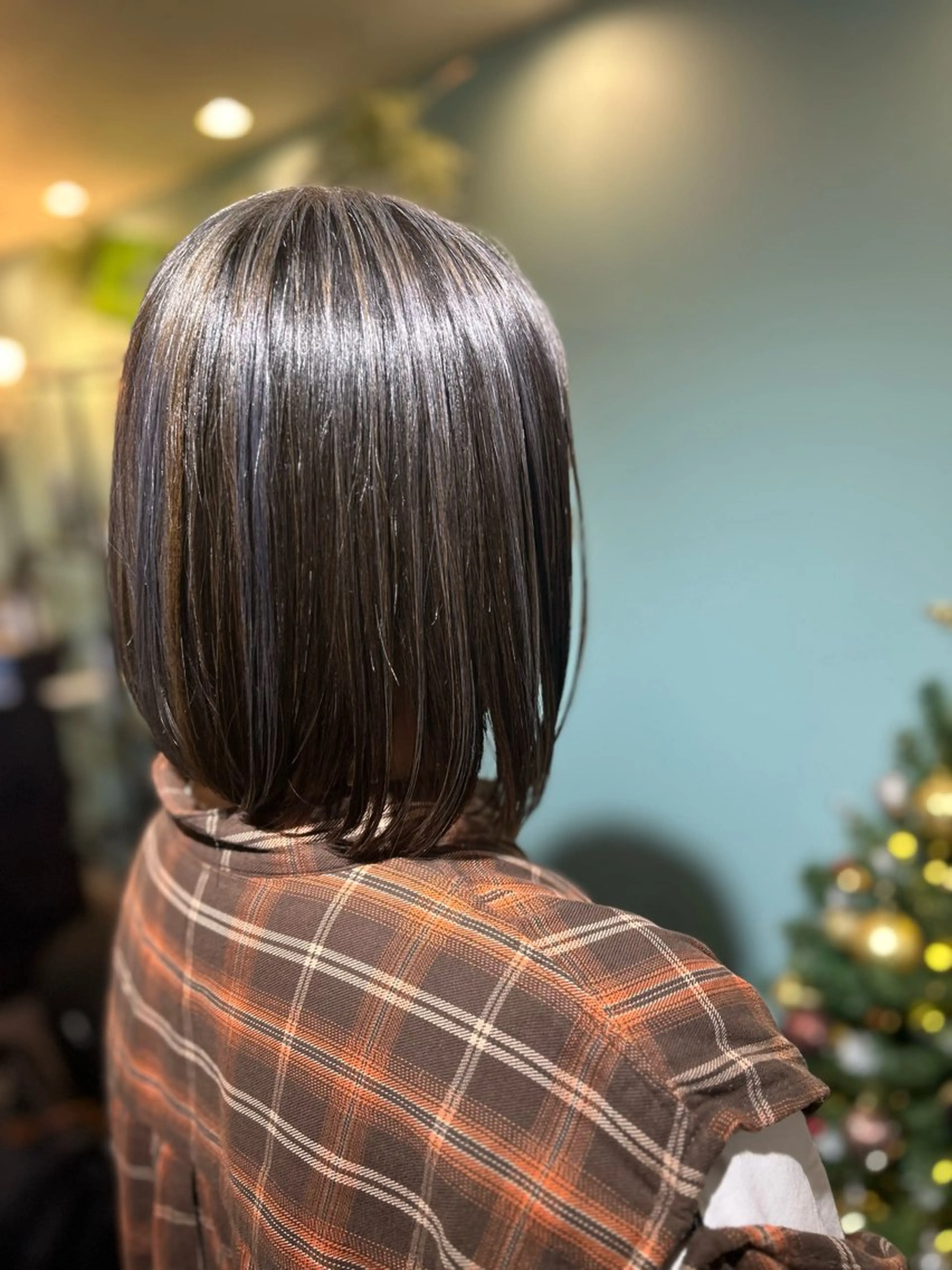 ミディアム カラー ボブ ヘアカラー トリートメント 平川 友希子のヘアスタイル