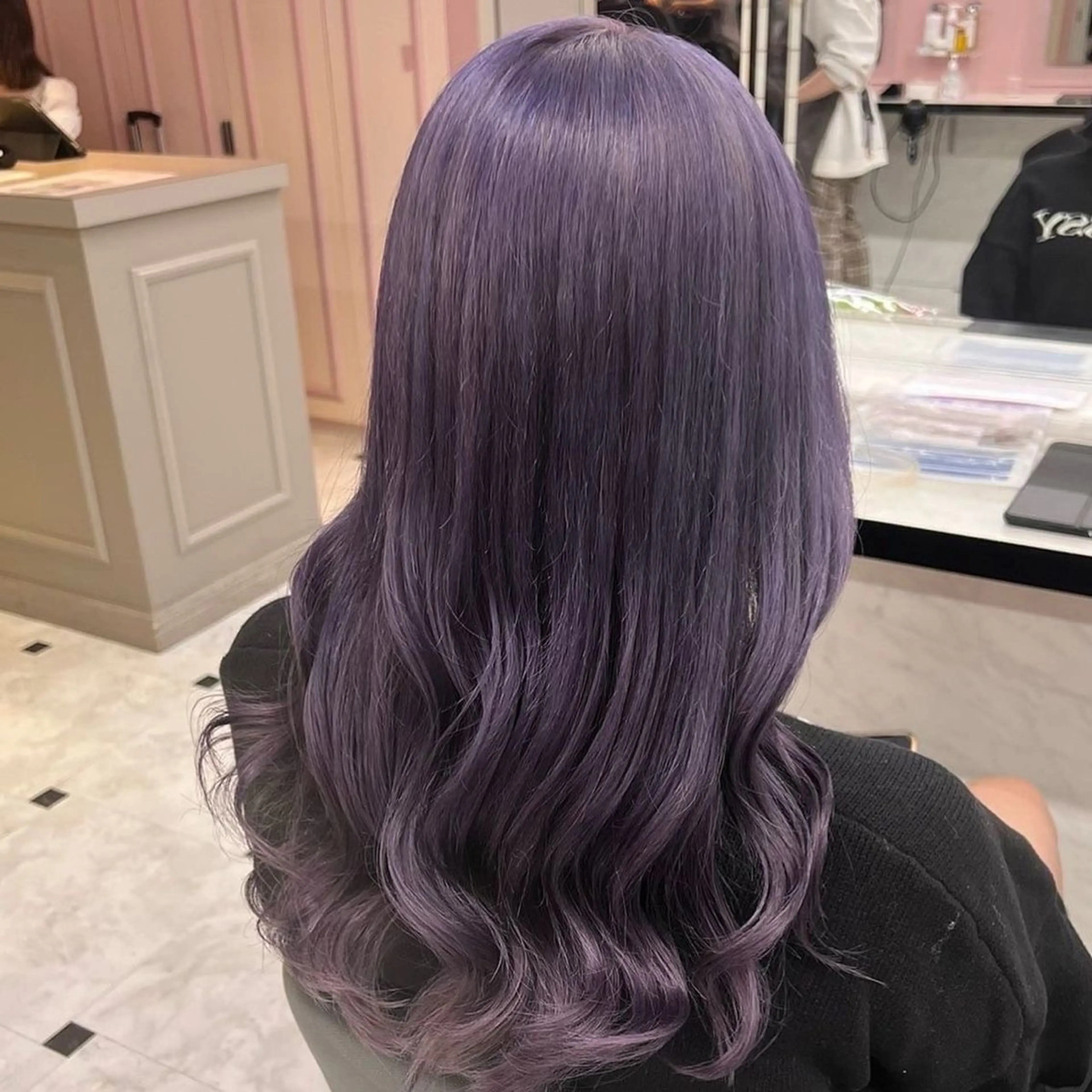 セミロング カラー ヘアアレンジ 🩵ダメージレス艶感 ハイトーン🩷のヘアスタイル