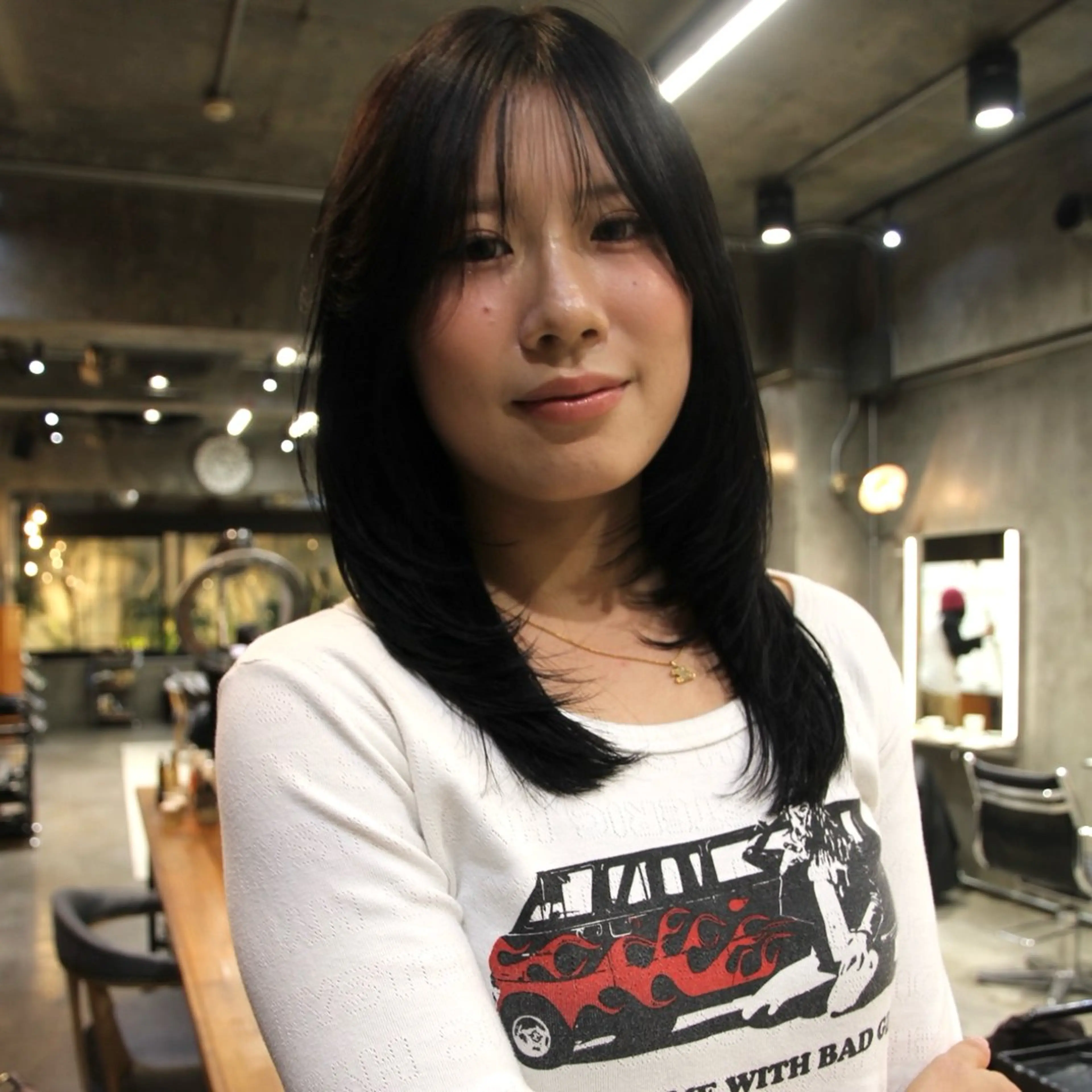 ロング カラー レイヤー/ハッシュ/ ウルフ/透明感カラーのヘアスタイル