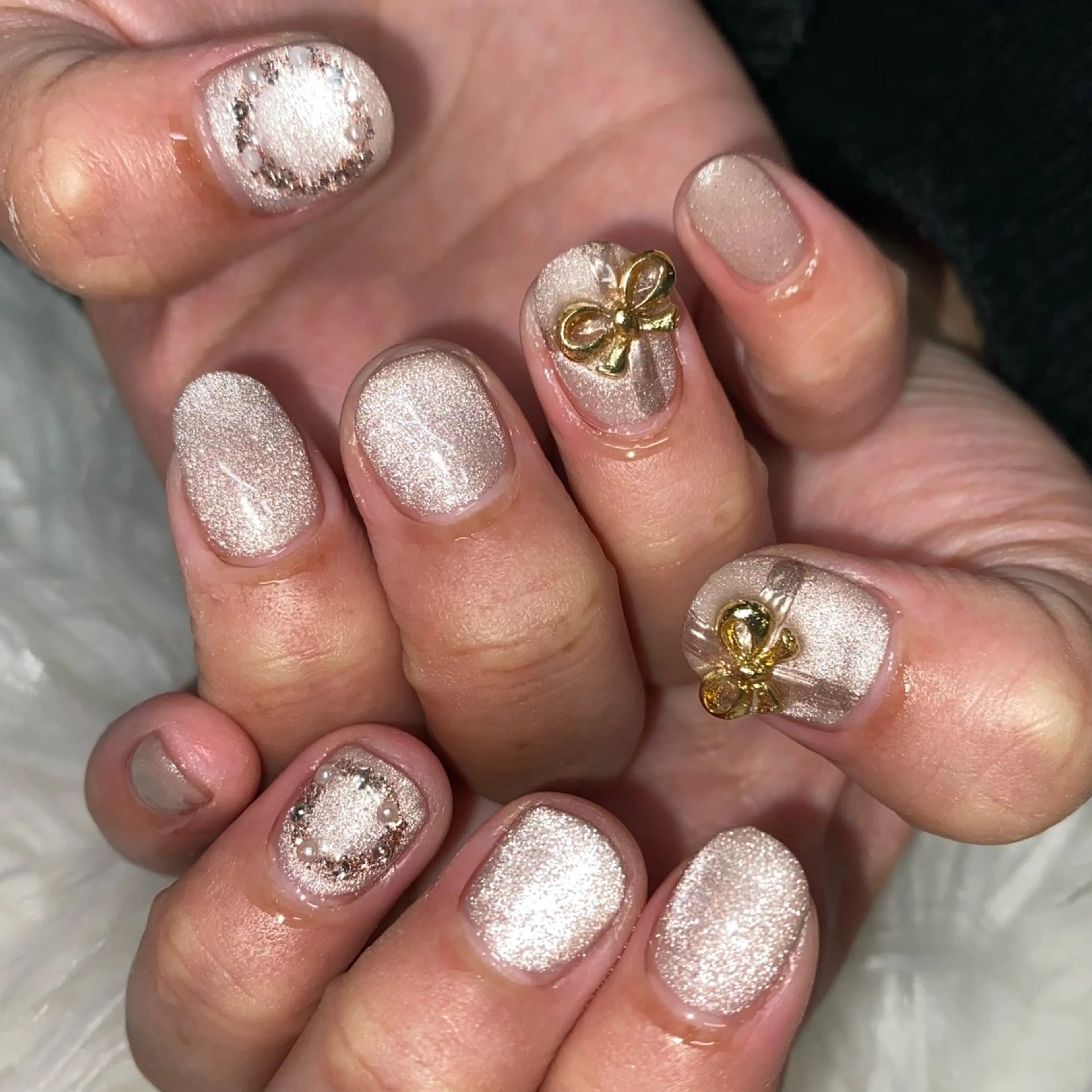 ネイル キラキラネイル マグネットネイル 冬ネイル クリスマス RaLa（ネイル&アイラッシュ）所属・🫧RaLa ⭐︎AYAKA🫧のネイルデザイン