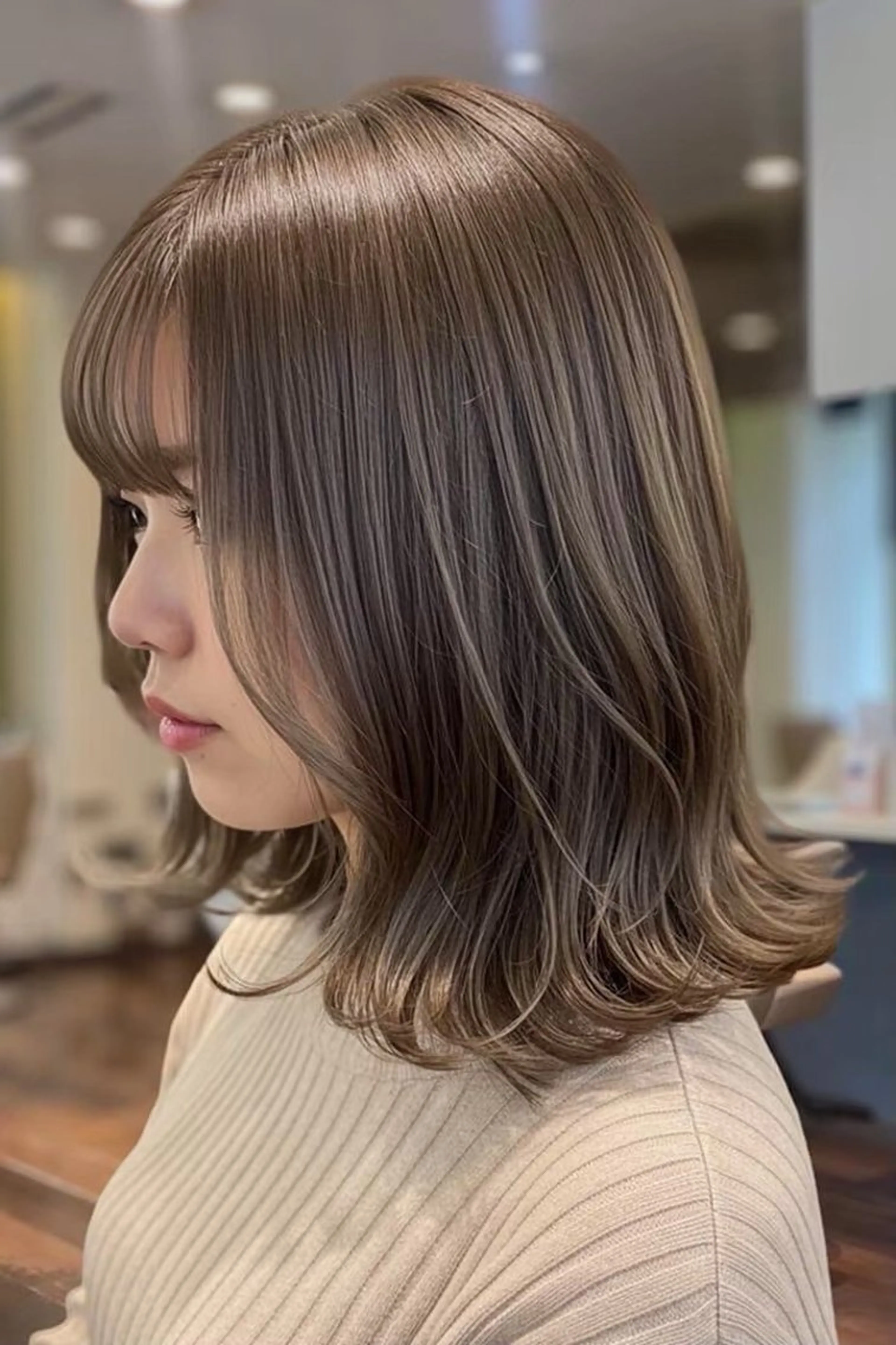 ミディアム 細川 明子のヘアスタイル