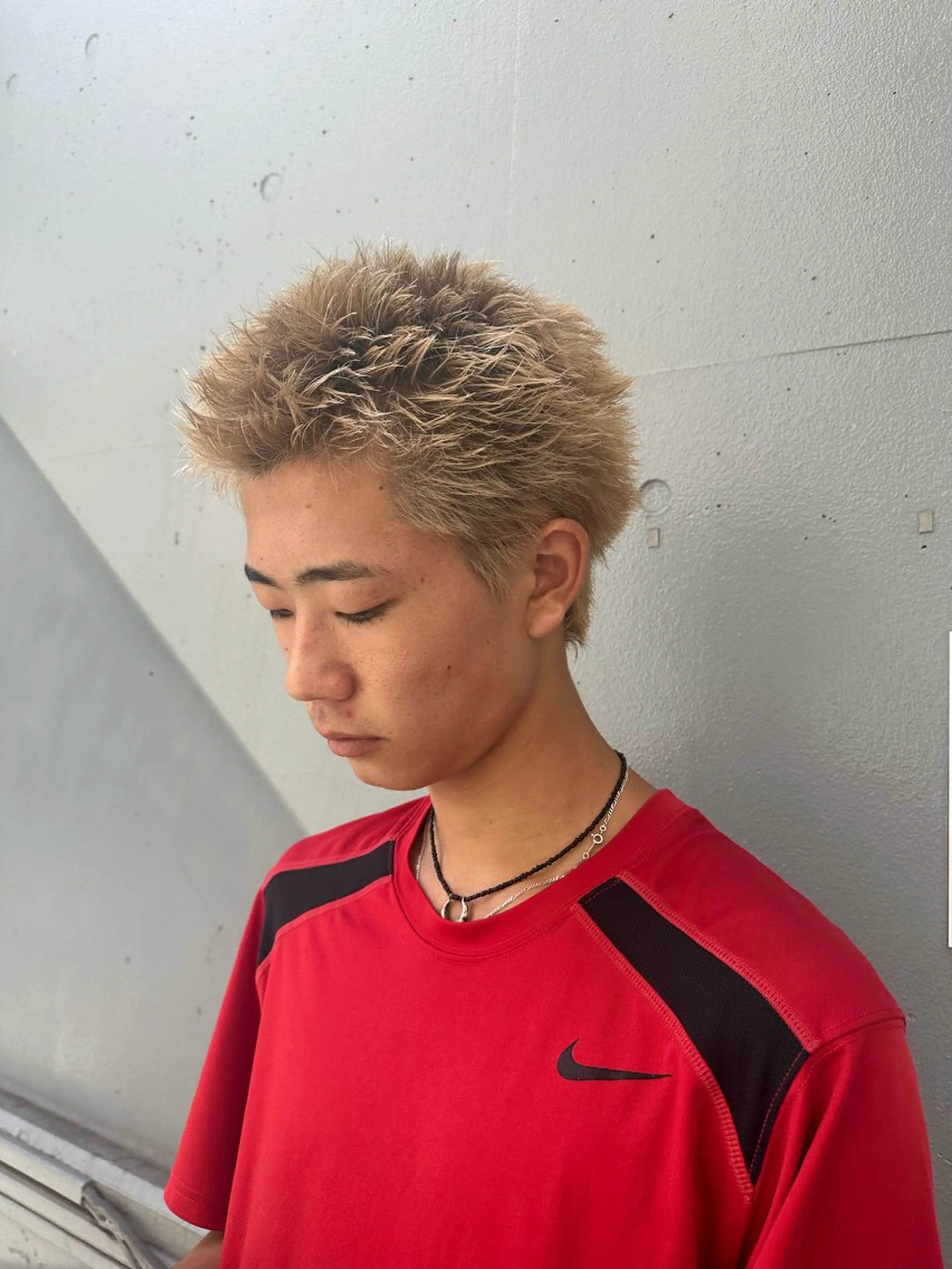 ショート カラー メンズ メンズブリーチ メンズハイトーン メンズインナーカラー ブリーチ ケアブリーチ Rei/ 縮毛矯正/ ハイライトカラー募集のヘアスタイル