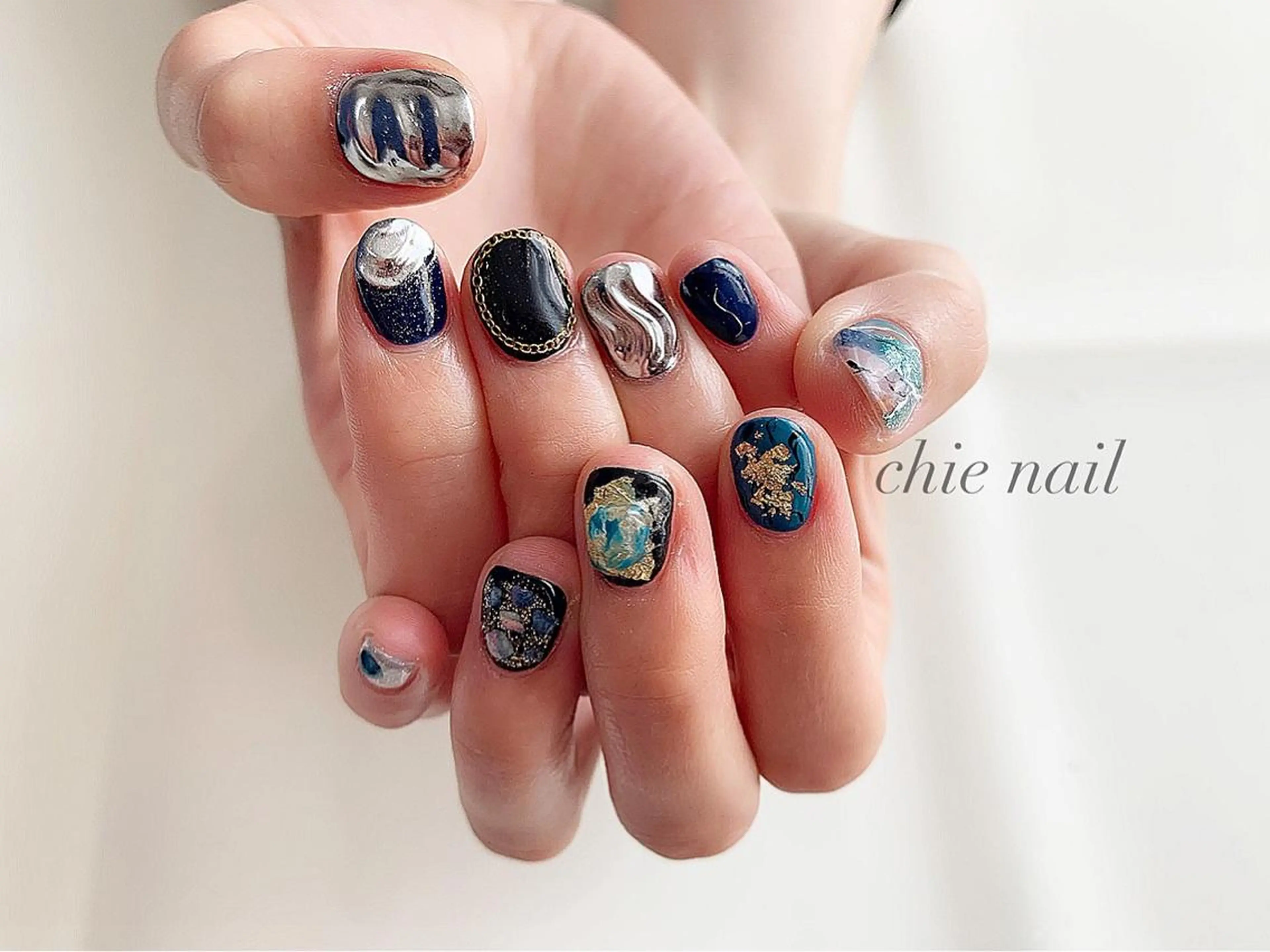 ネイル ブルー 持ち込み ネイビー ニュアンスネイル ハンドネイル 森ノ宮❤︎ chieのネイルデザイン