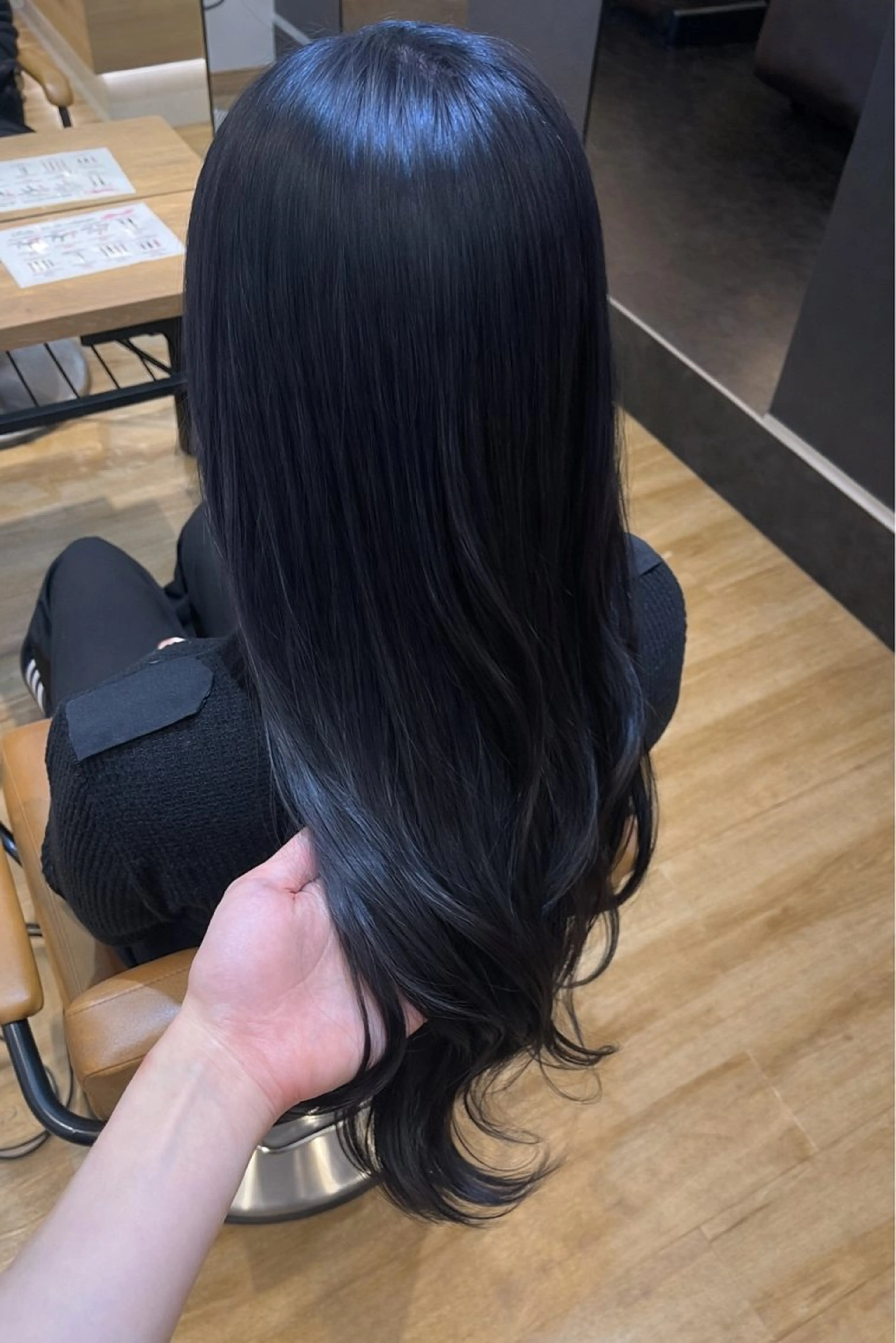 ロング カラー 黒髪 ブルーカラー ブルーブラック ヘアカラー トリートメント 💖トレンド秋冬 カラー💖FUTAのヘアスタイル