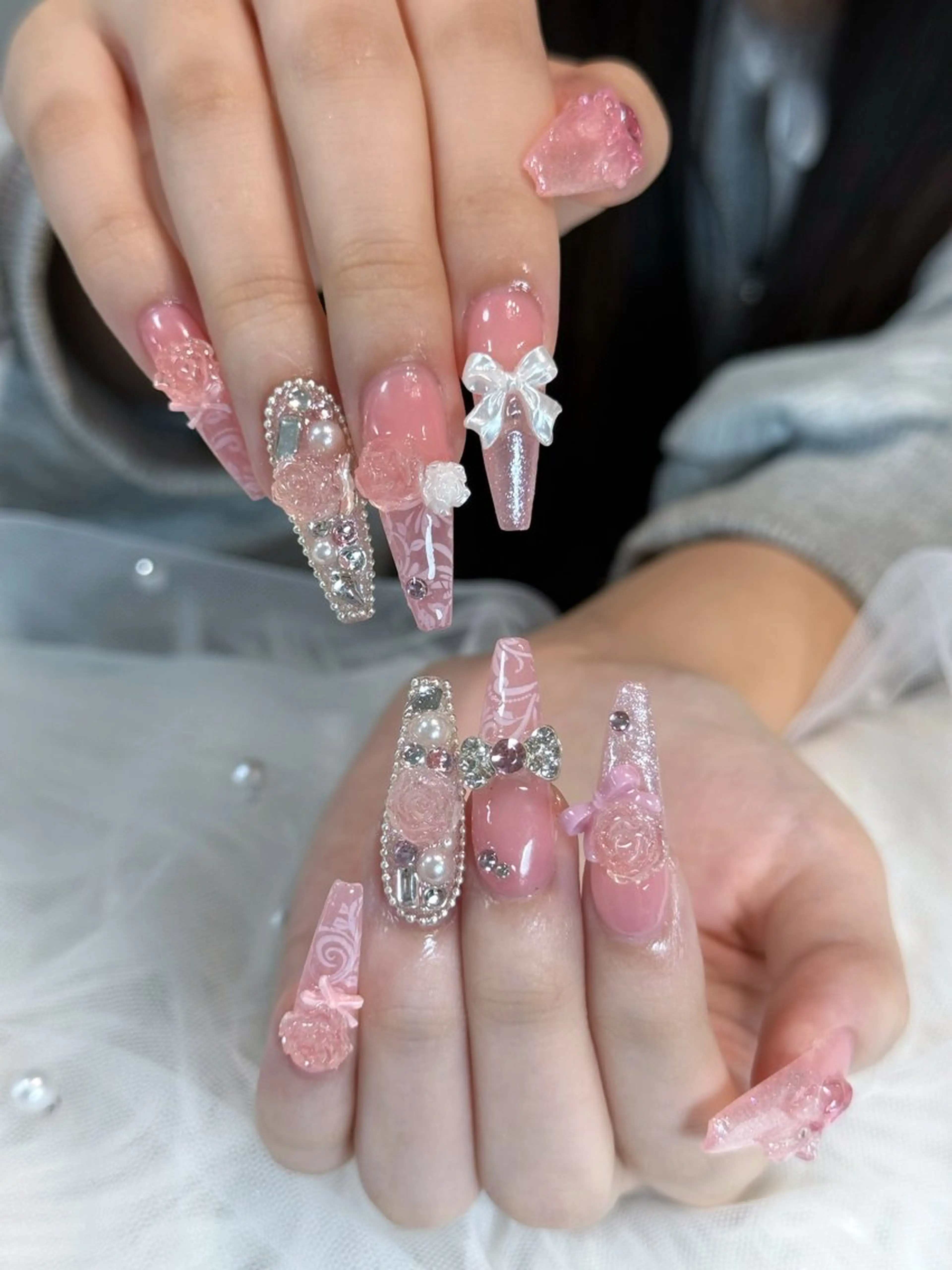 ネイル ボルドー ブラウン チークネイル ドット フットネイル Julli NailStudioのネイルデザイン