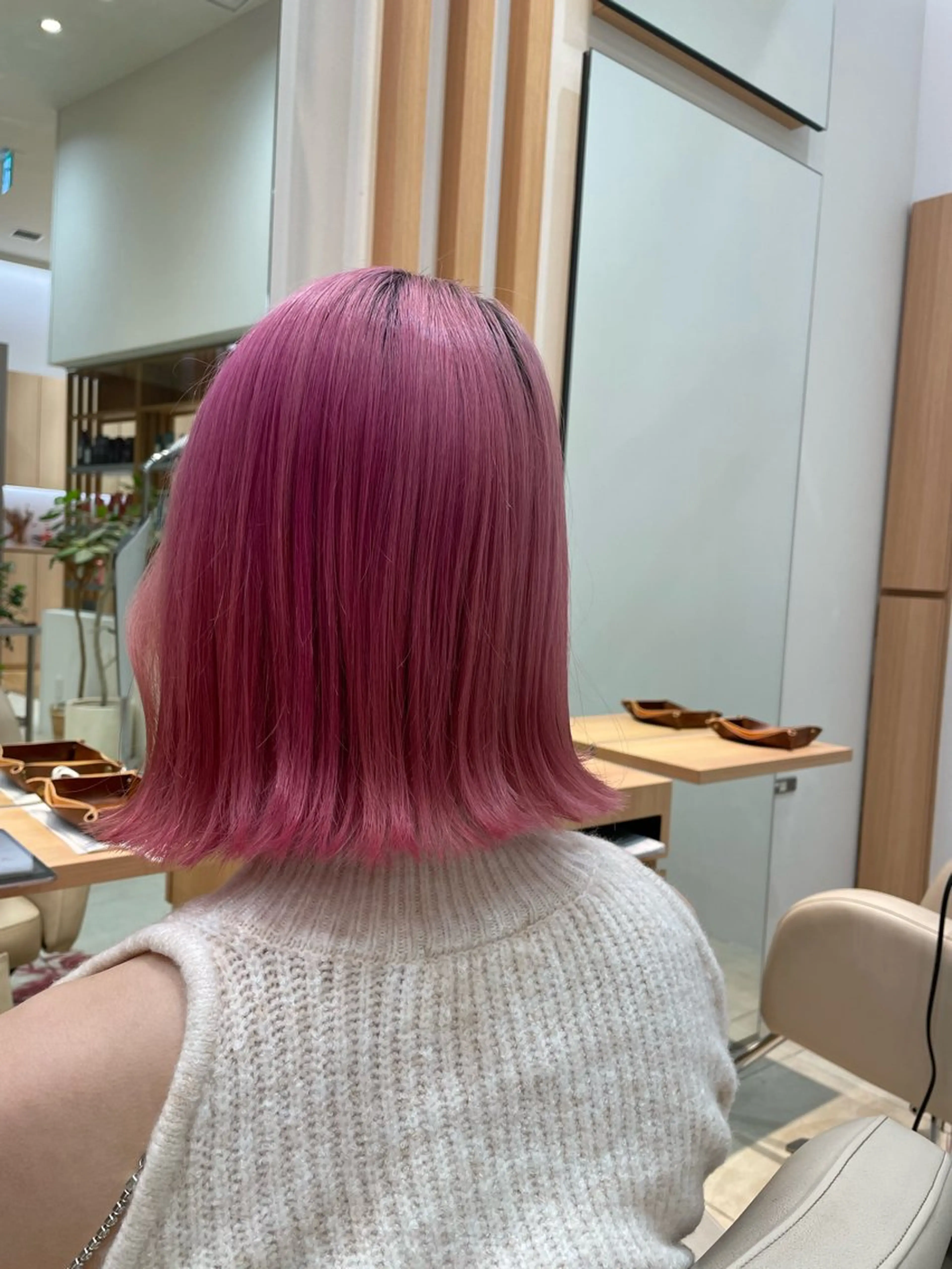 ショート ボブ 外ハネヘア OASIS AVEDA 立川所属・ボブ/ショート/ ゆづきのヘアスタイル