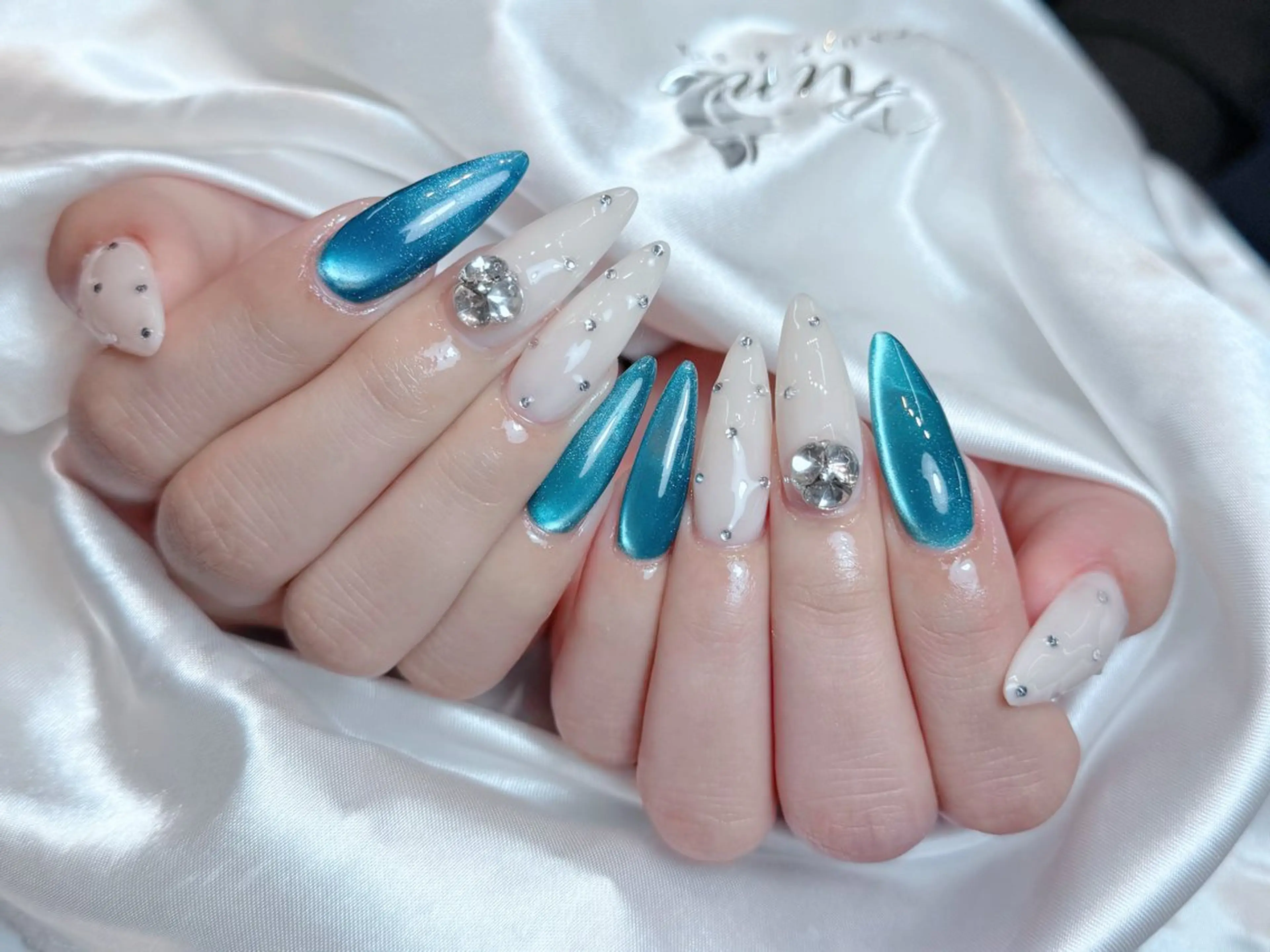 ネイル アートネイル 成人式 ジェルネイル ニュアンスネイル ネイルチップ ハンドネイル Rin Nail 新大久保店のネイルデザイン