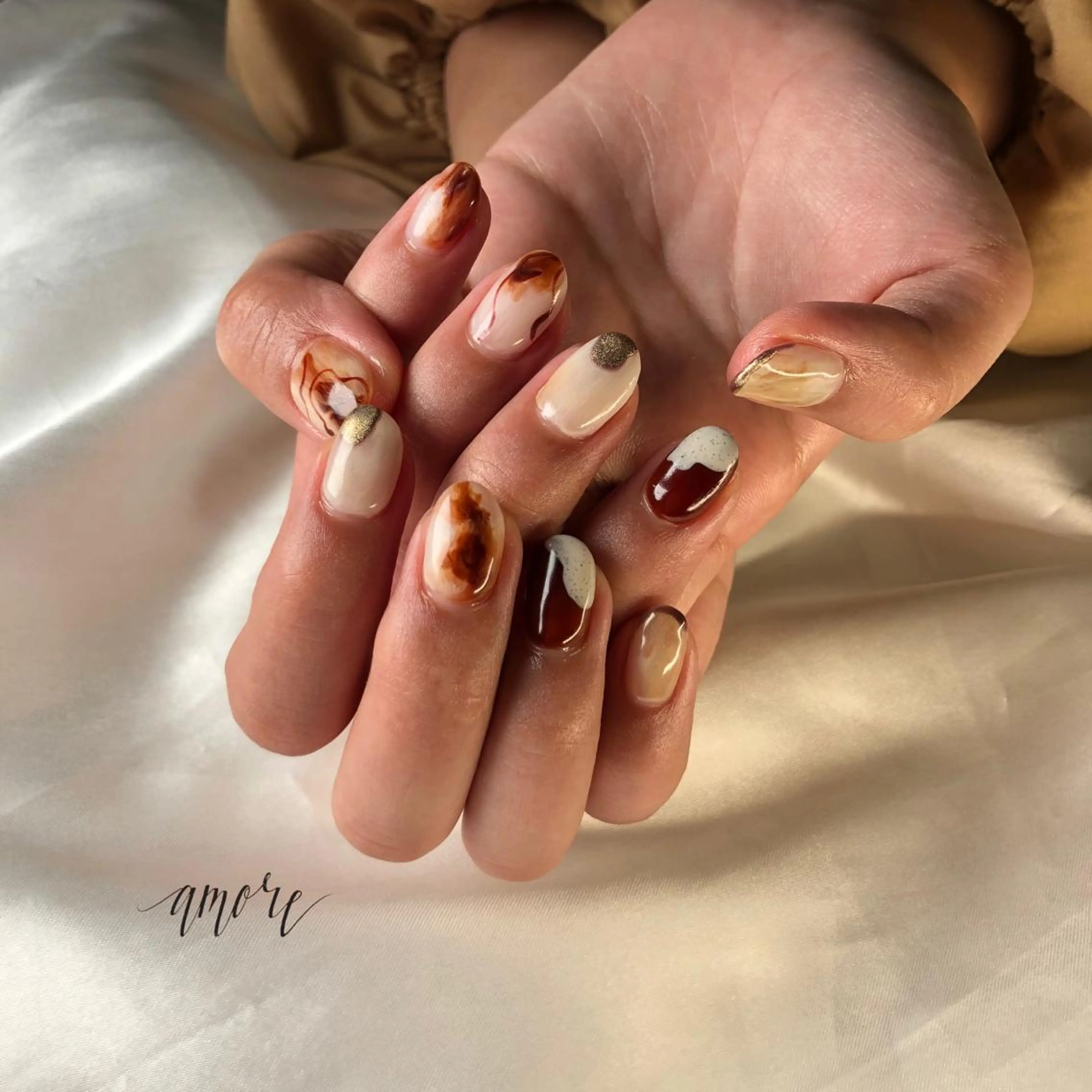 ネイル ジェルネイル 氷ネイル・うるうるネイル マグネットネイル ミラーネイル ニュアンスネイル You kyehwaのネイルデザイン