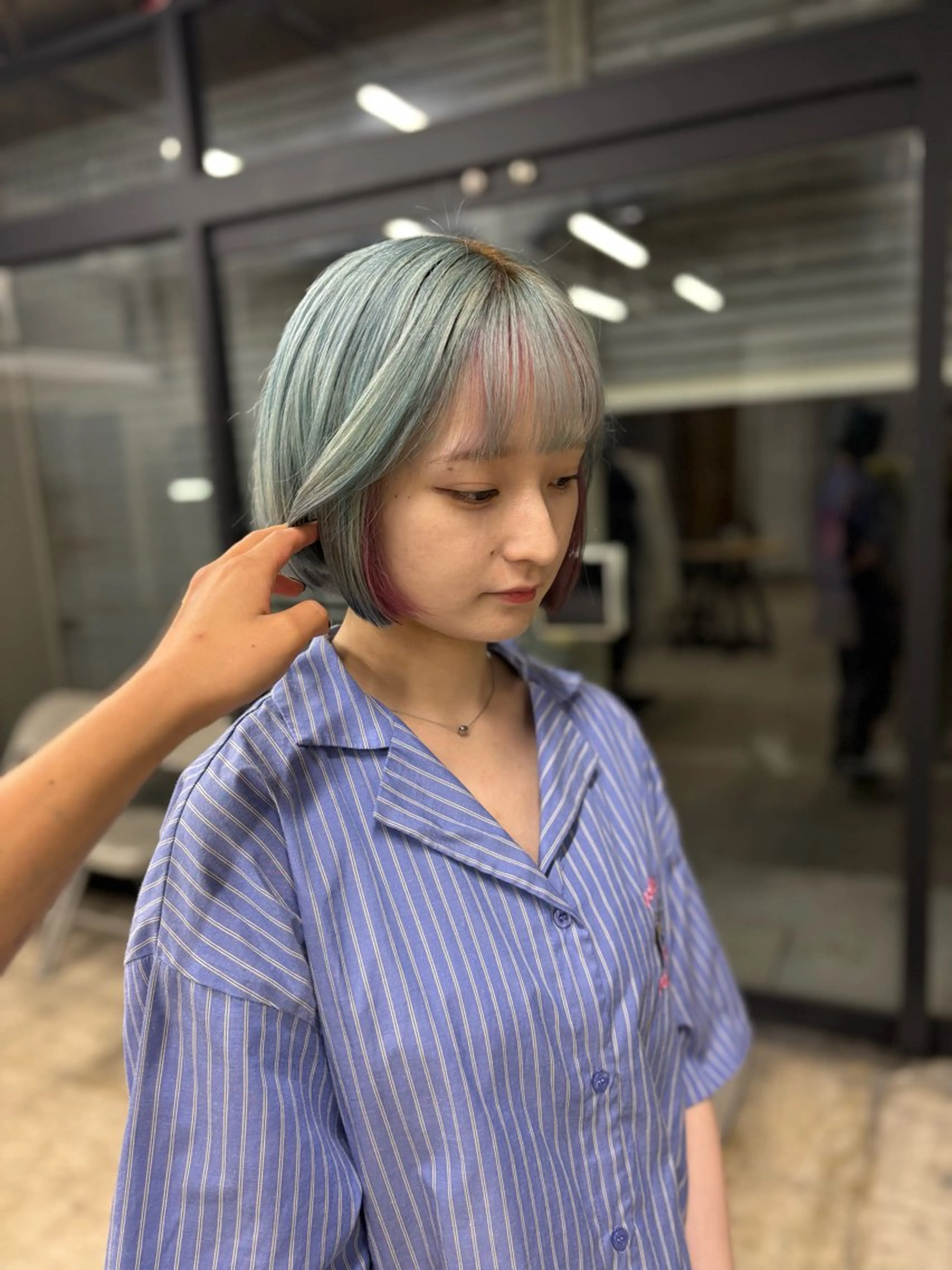 ショート ヘアカラー Moanin'所属・さが あゆかのヘアスタイル