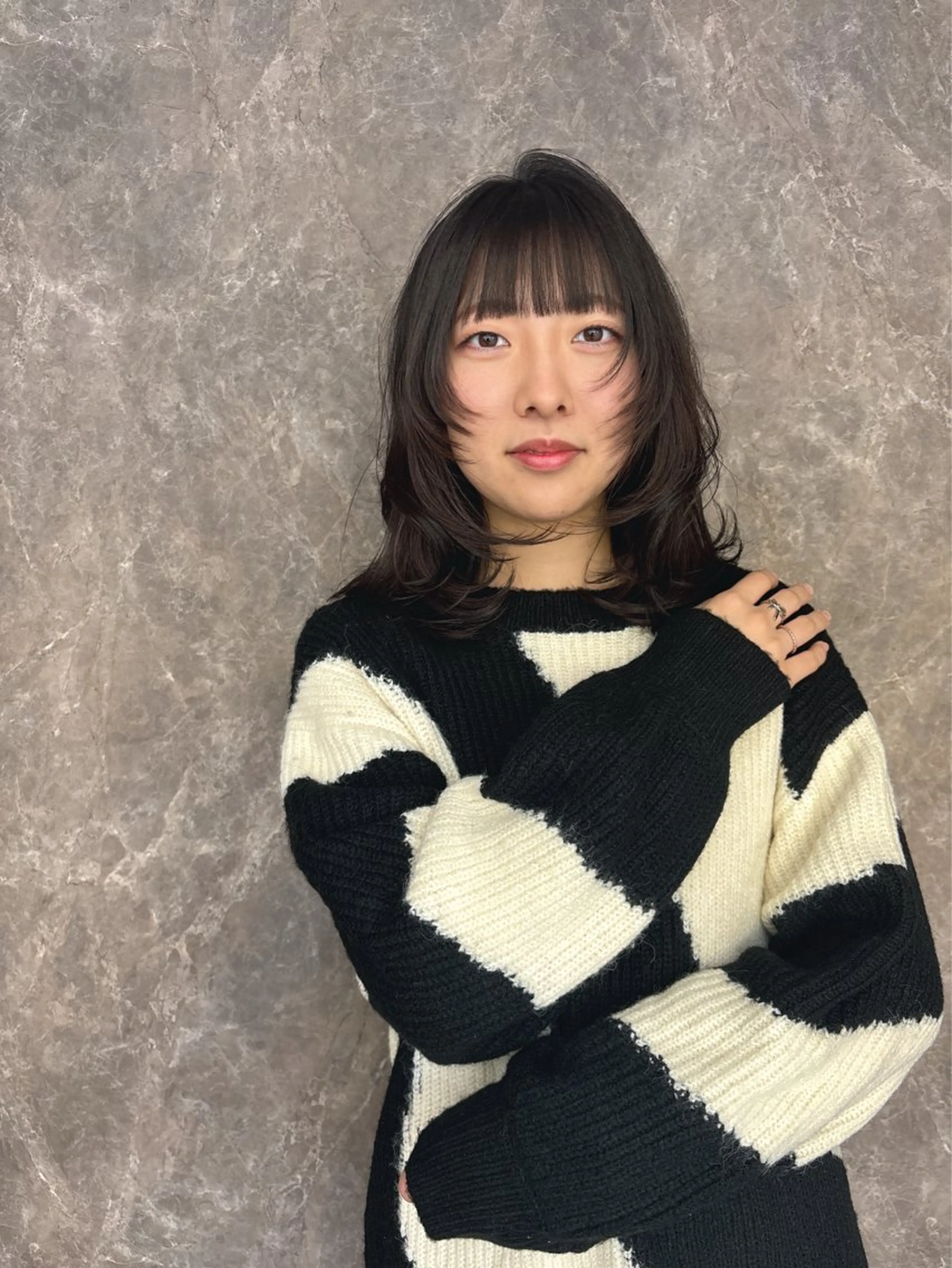 ミディアム 鍋嶋 涼香のヘアスタイル