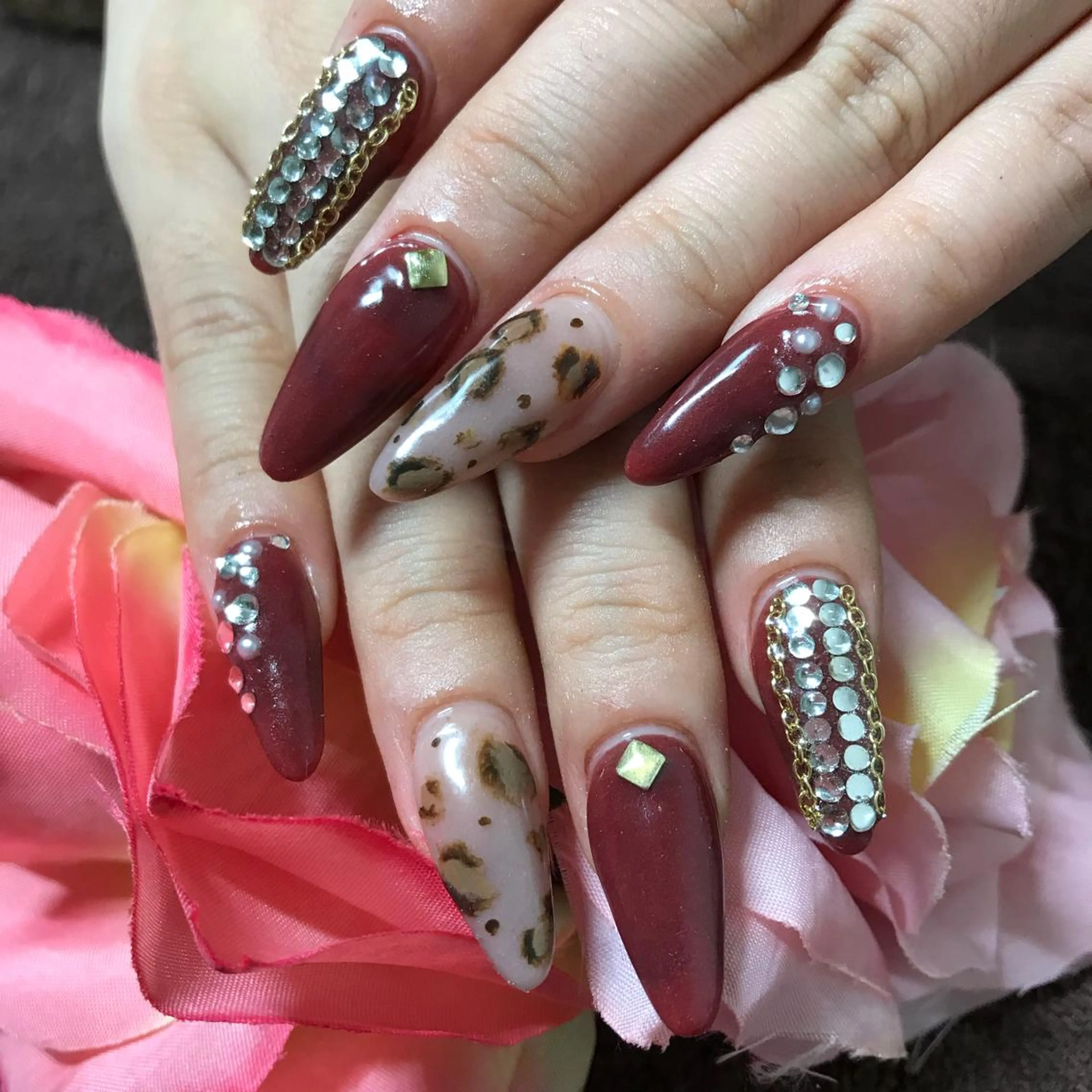 セミロング ネイル アートネイル ストーンネイル ハンドネイル 《LB》ラブリエ Nail&eyeのマツエク・マツパデザイン