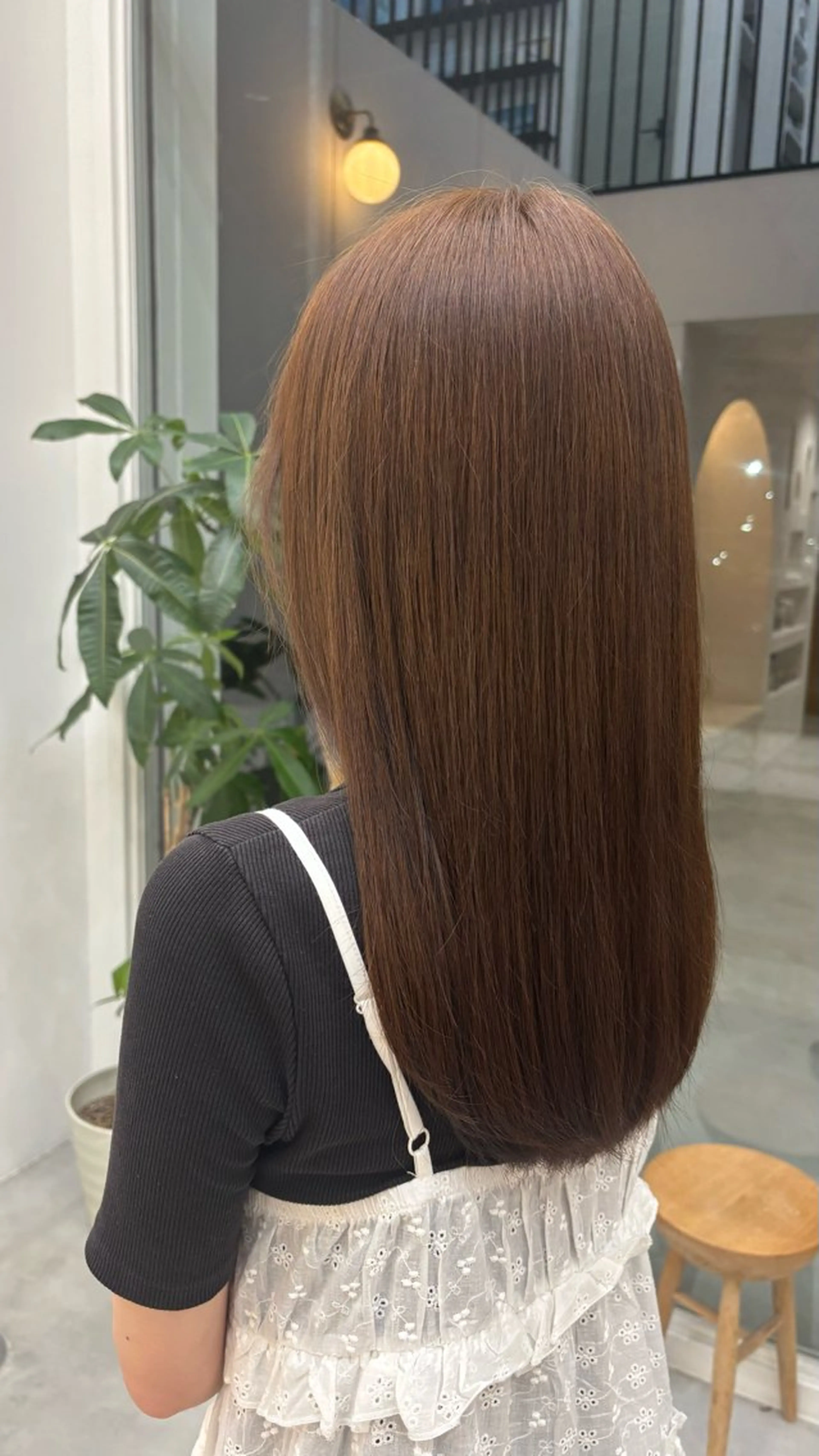 セミロング カラー 伊藤 ゆいなのヘアスタイル