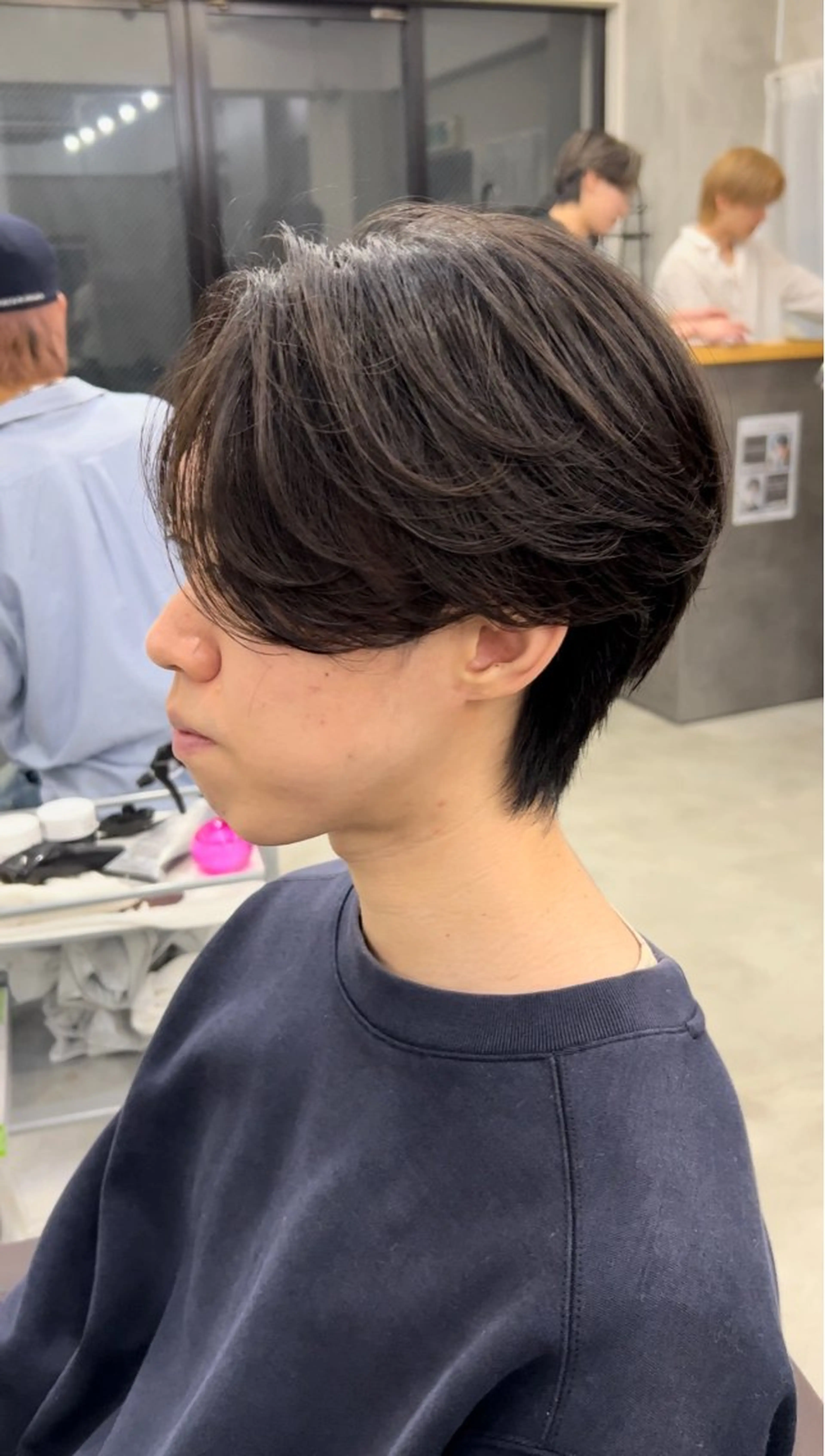 ショート パーマ カット パーマ モナン新宿所属・曲がる縮毛 メンズ 毛流れ 佐々木 優のヘアスタイル