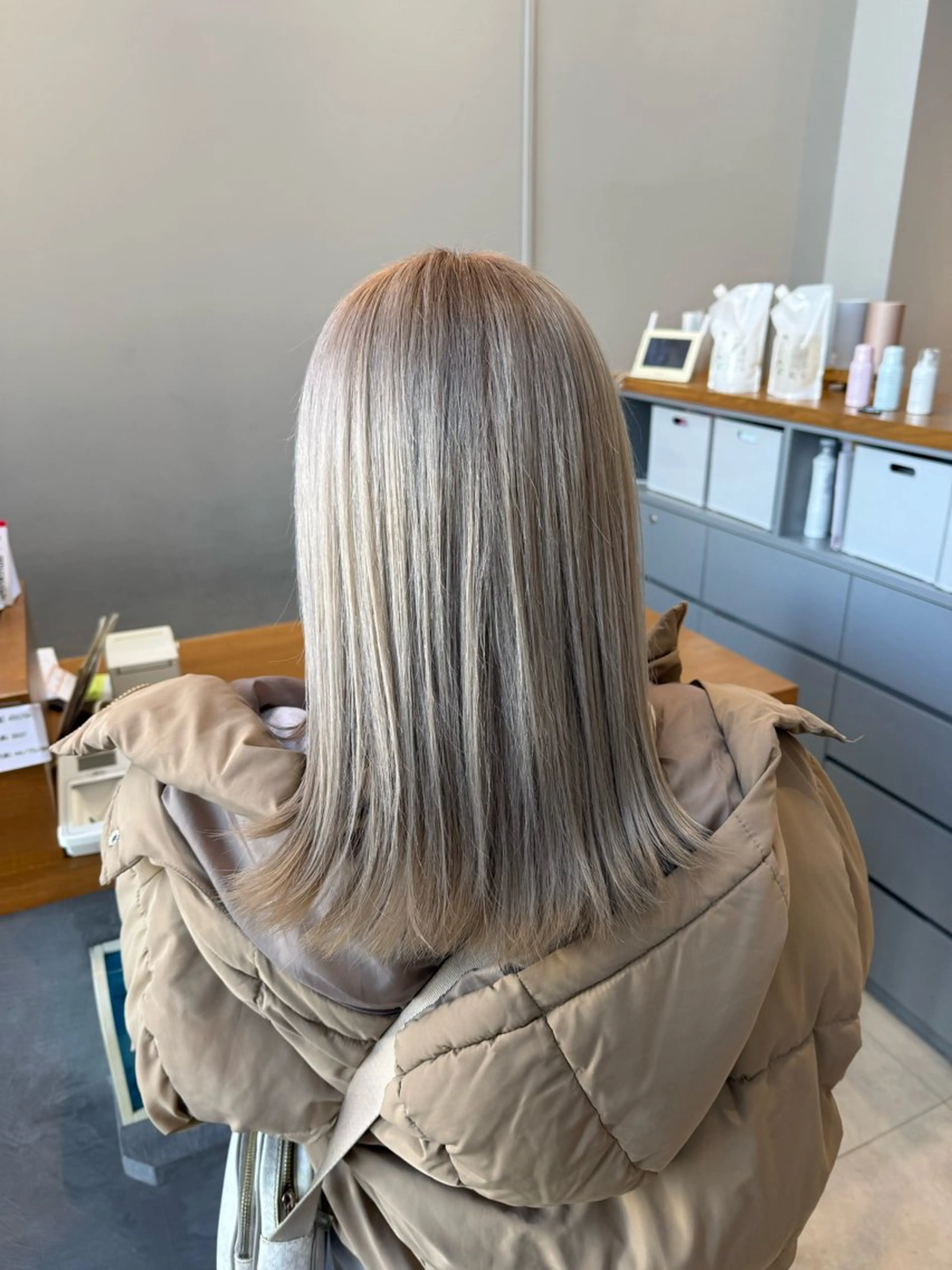 【ミニモ学割】カット＋カラー(ブリーチ込み)の写真