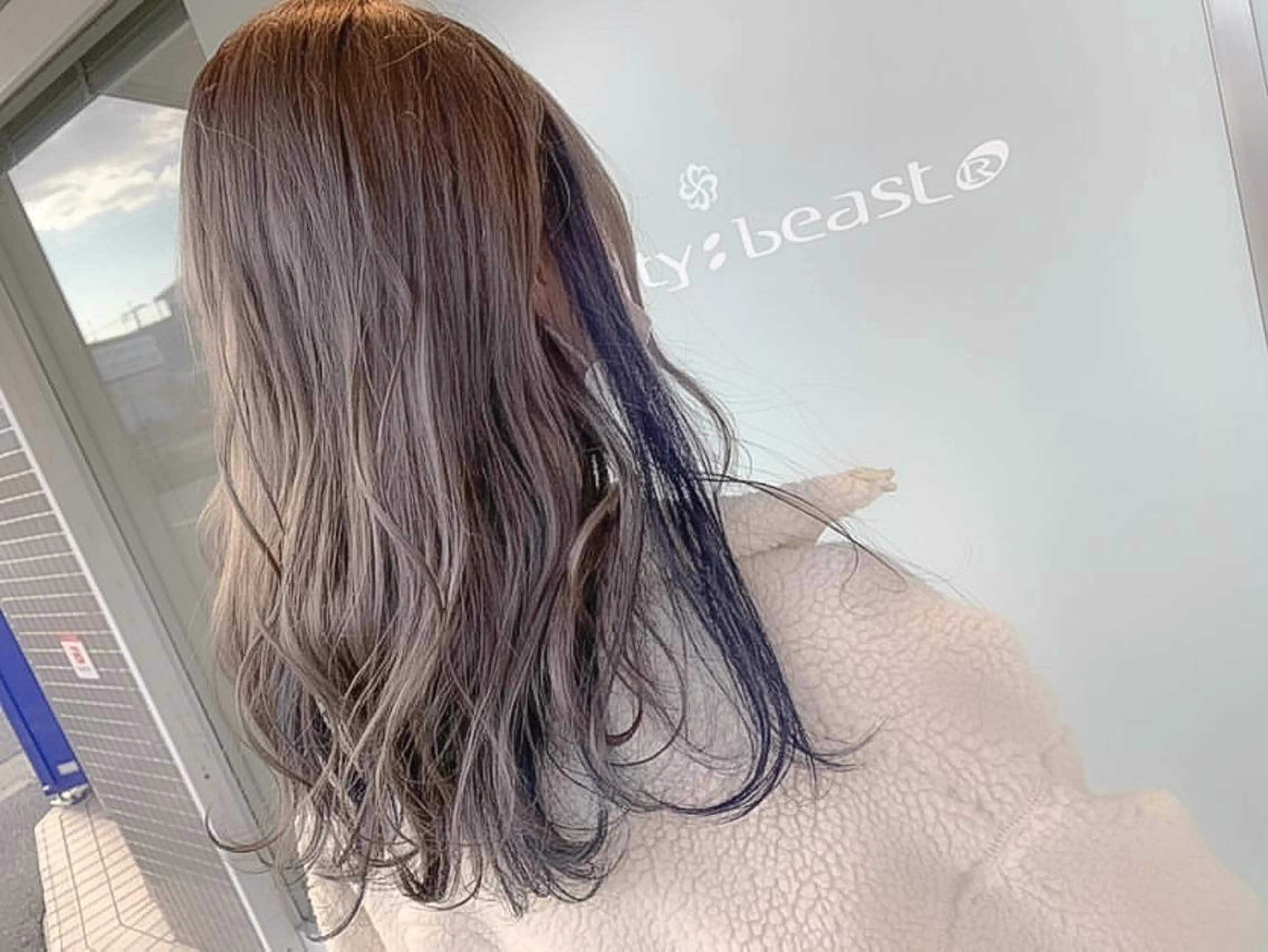 ミディアム カラー ビューティービースト 新宿のヘアスタイル