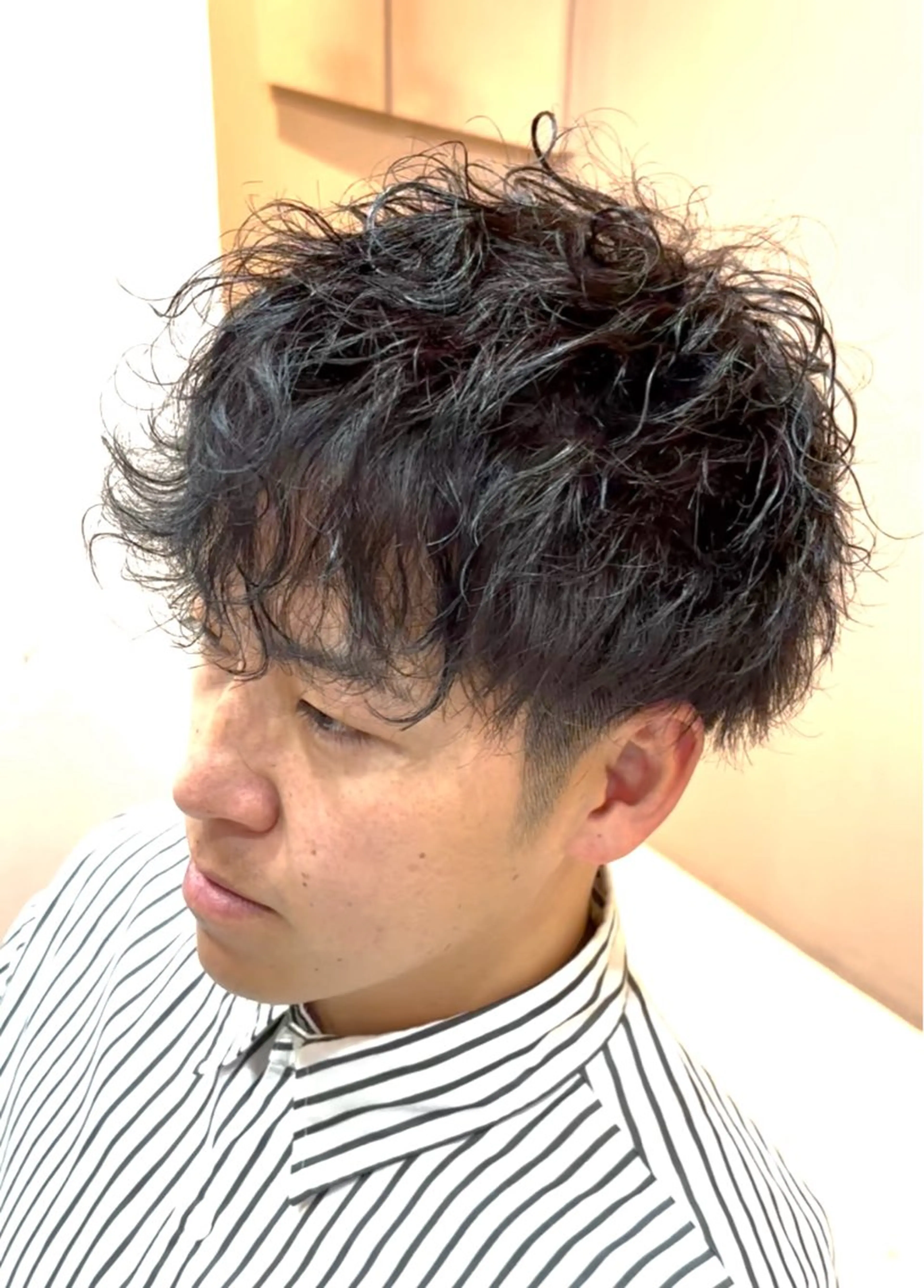 メンズ フェザーパーマ メンズパーマ スペインカール 波巻きパーマ HARUKI  MINATO Japan広島紙屋町店所属・hmj紙屋町店 脊戸智志のヘアスタイル