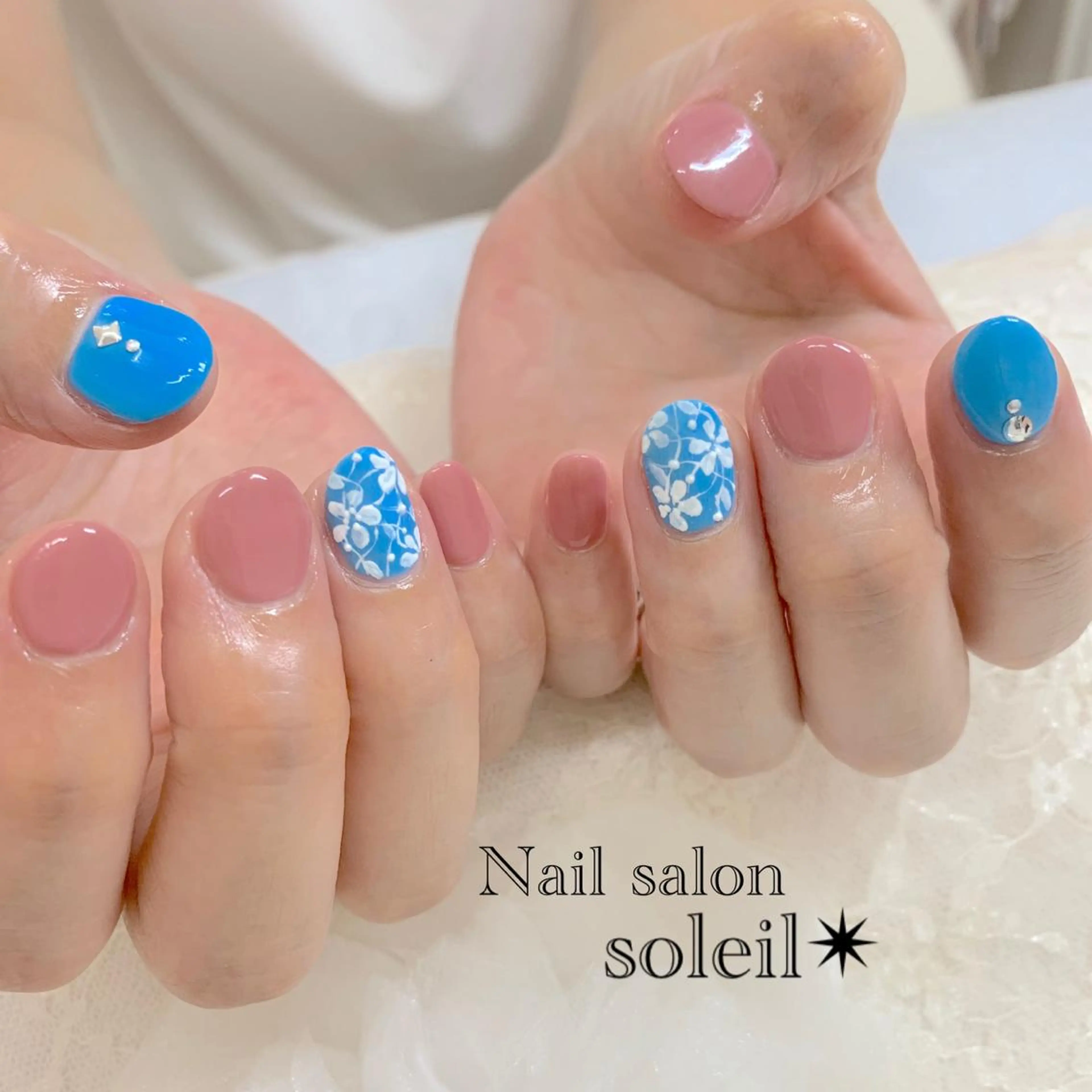 ネイル ブルー レース マットネイル 粟津 美紀のネイルデザイン