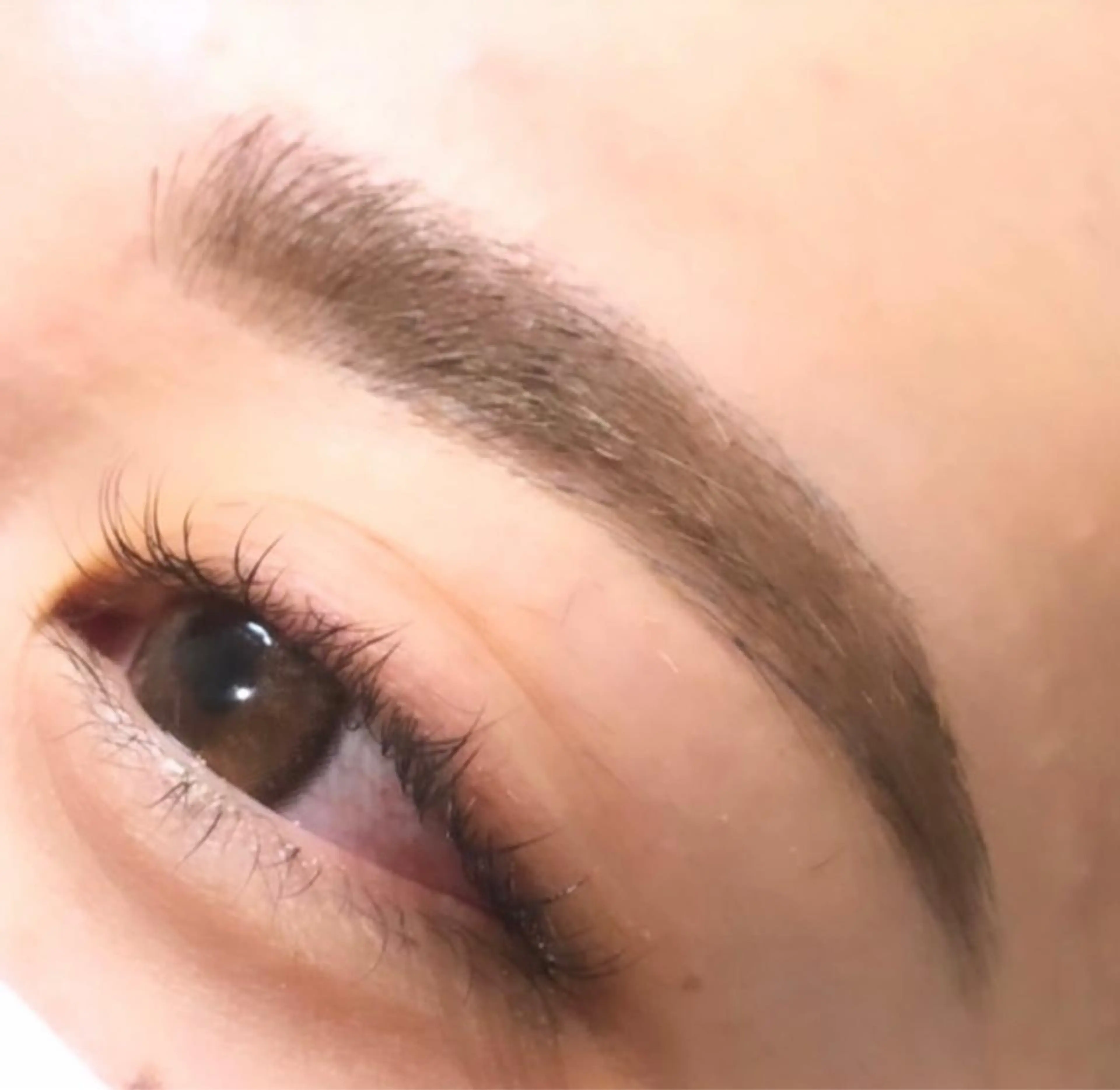 アイブロウ Noel totto 二子玉川所属・河村 アイデザイナーのマツエク・マツパデザイン