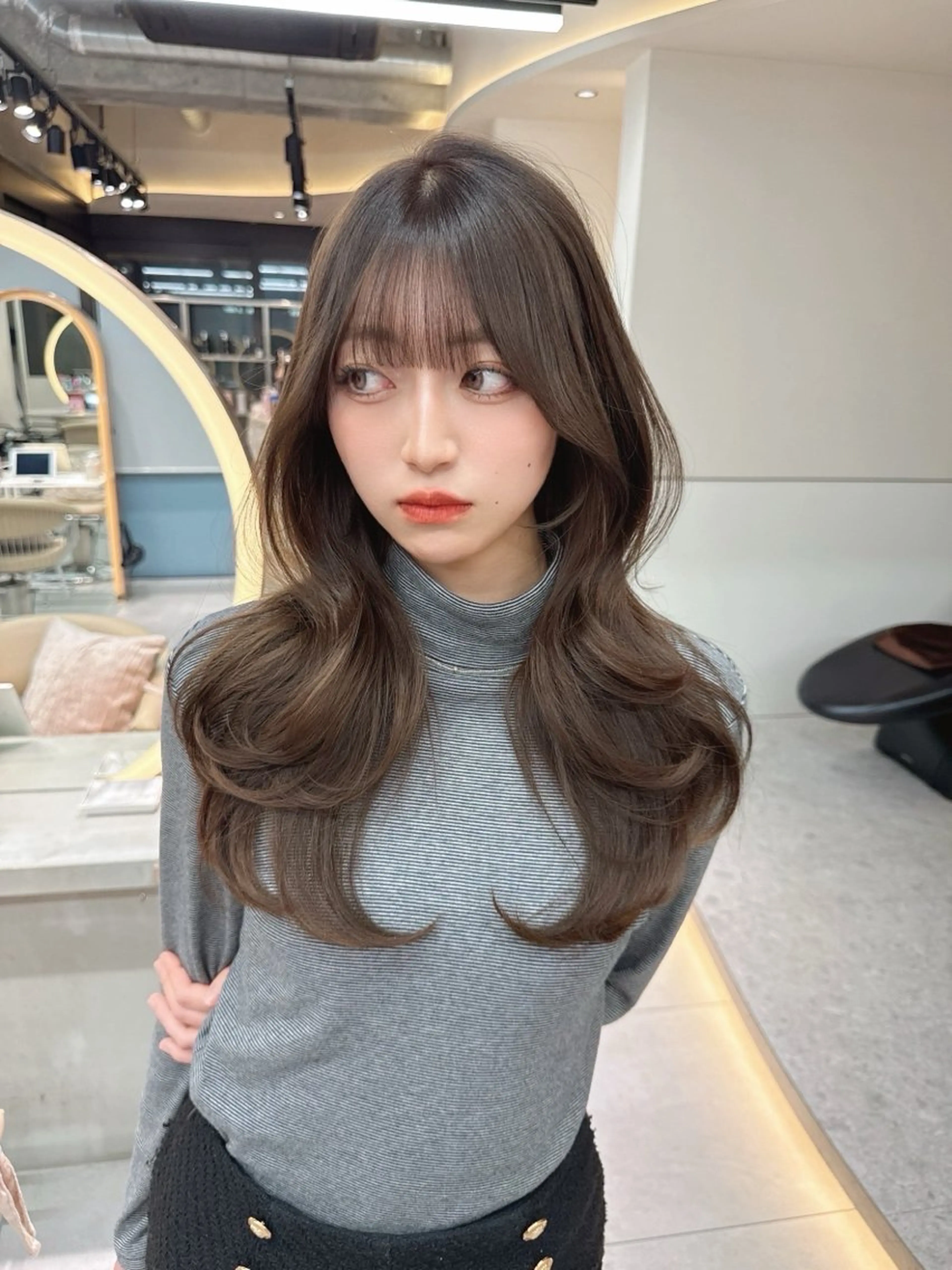 セミロング カラー カット ヘアカラー トリートメント shion 透明感カラーのヘアスタイル