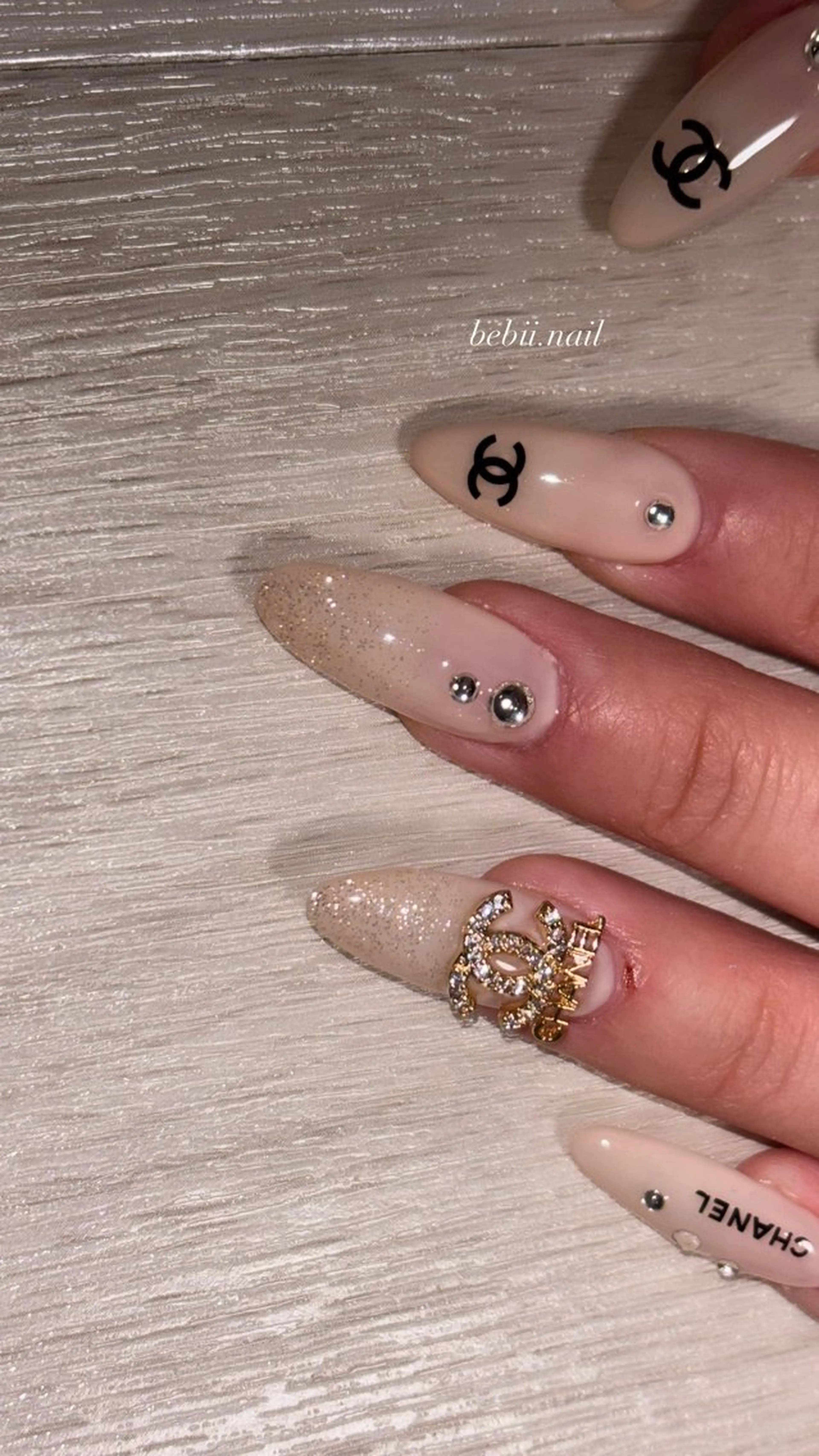 ネイル bebii nail /ﾜﾝﾎﾝ/ｷﾞｬﾙのネイルデザイン