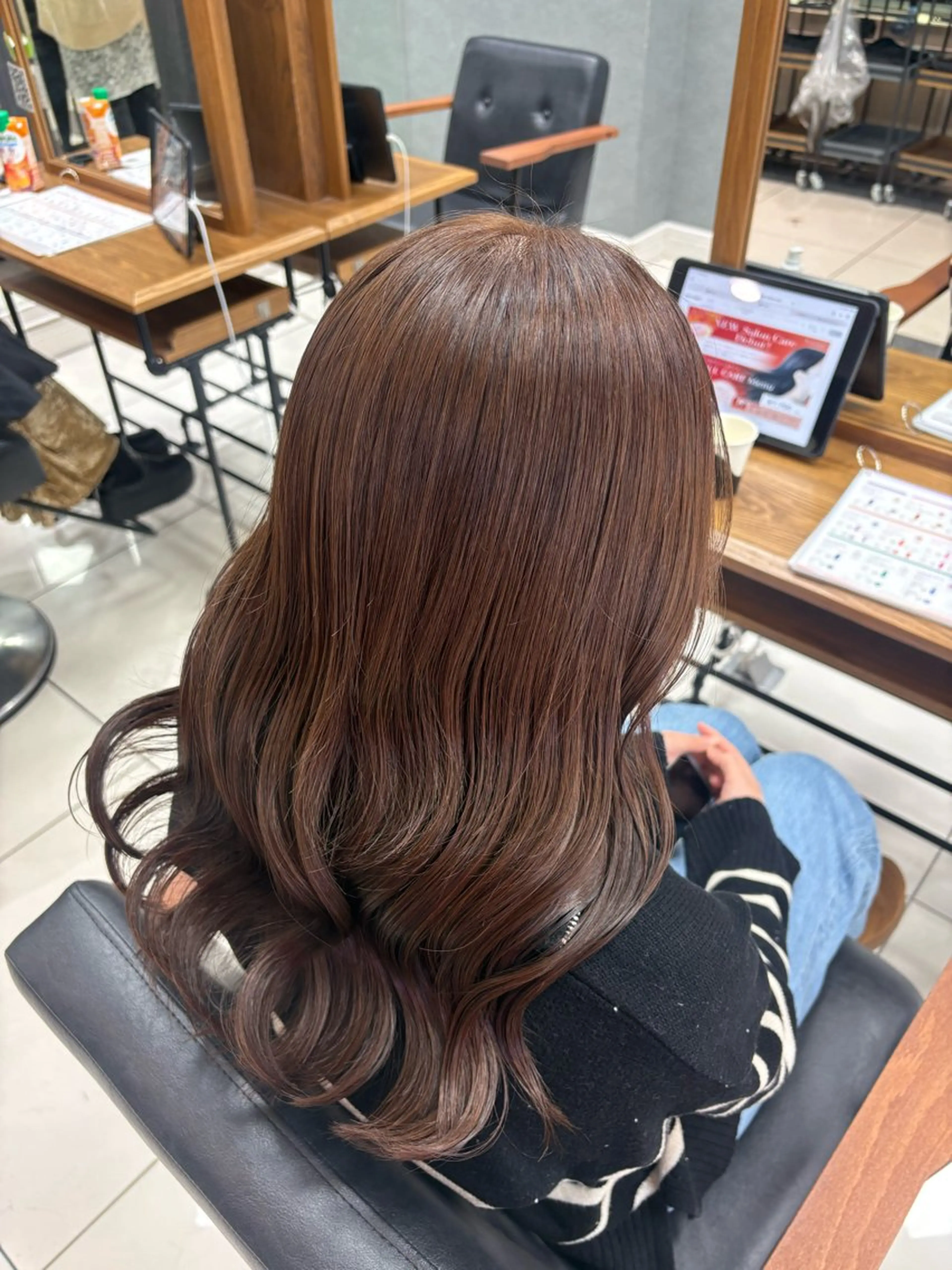 ロング ヘアカラー ブリーチ🫧艶カラー 韓国ヘアのヘアスタイル