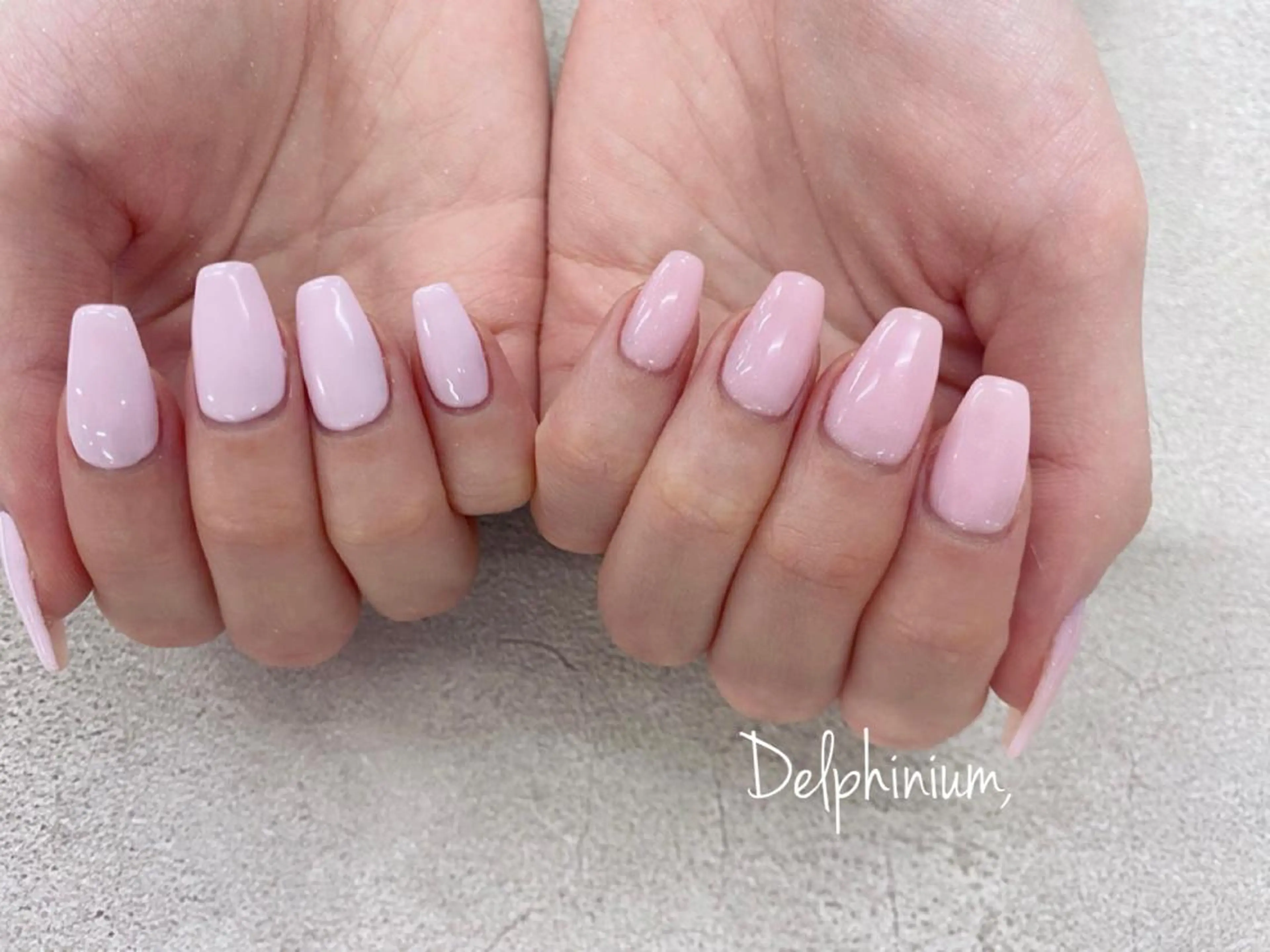 ネイル ラメ(グリッター) ワンカラーネイル ピンク シンプルネイル ストーンネイル ハンドネイル 岡本 友恵のネイルデザイン