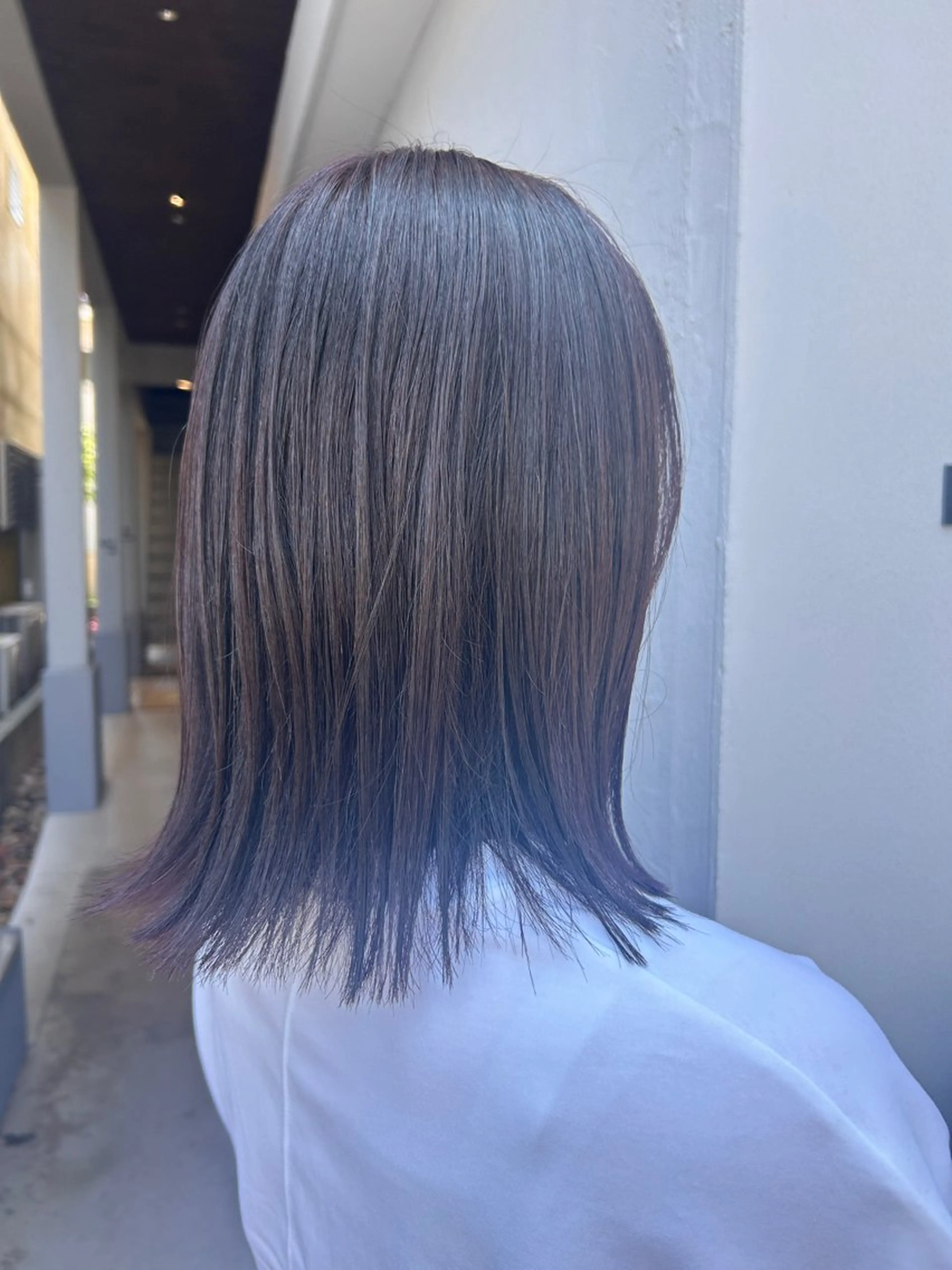 セミロング カラー 井上 萌のヘアスタイル