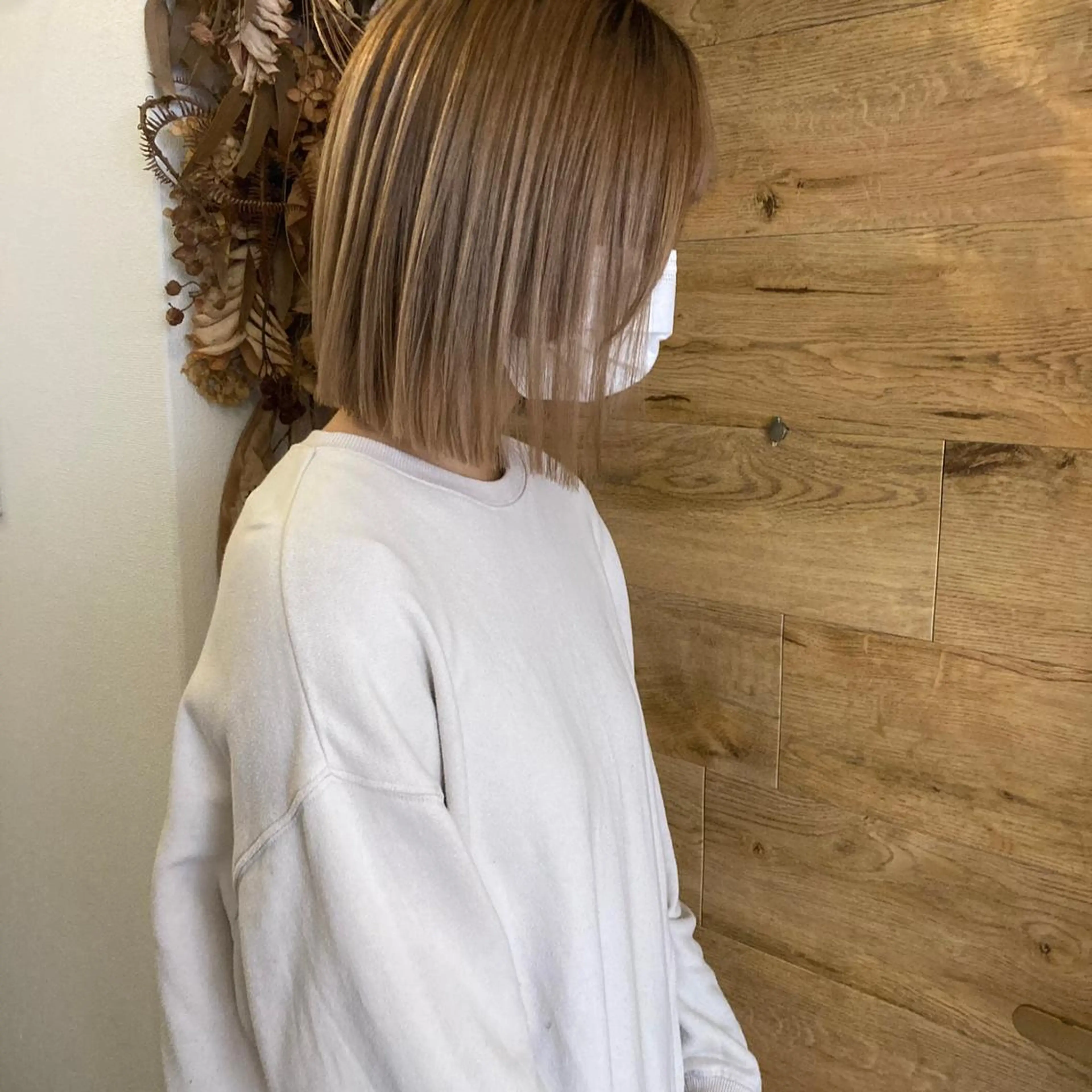 ショート カラー ベージュカラー ボブ テトネ タカシのヘアスタイル