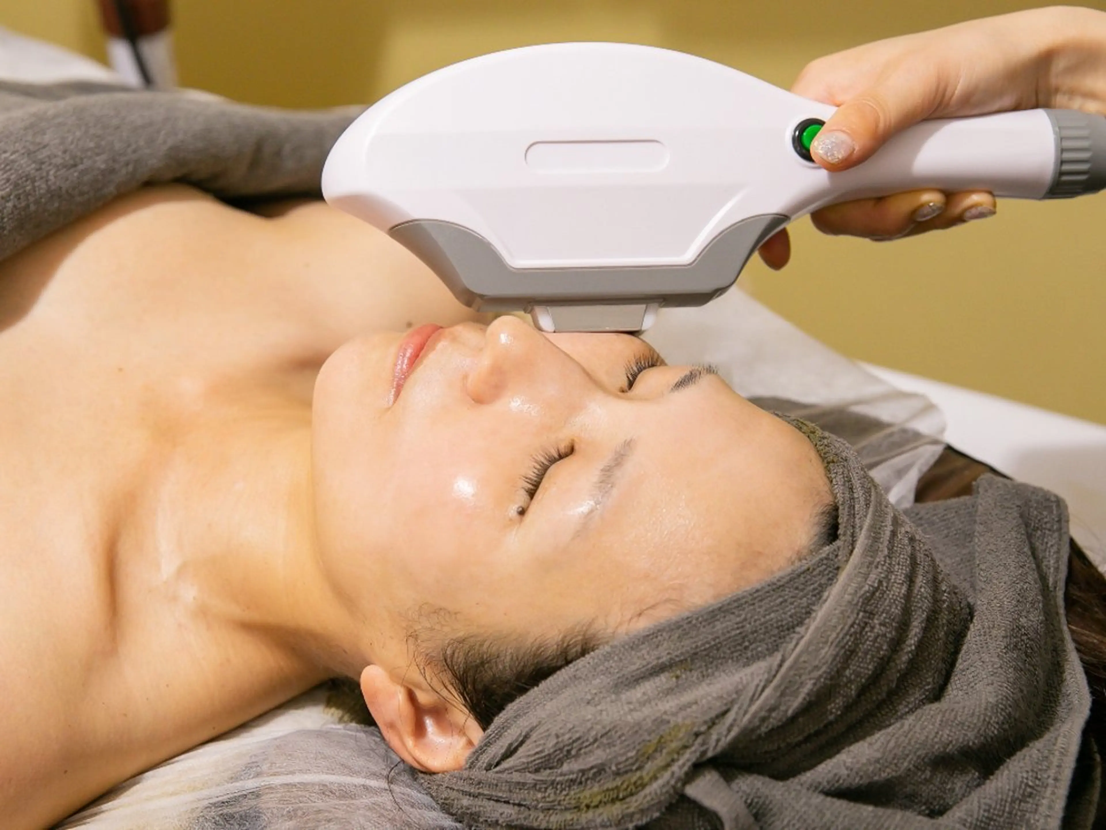 Beauty Salon Luana所属・Luanaまつパ脱毛 ハーブピーリング眉毛のマツエク・マツパデザイン