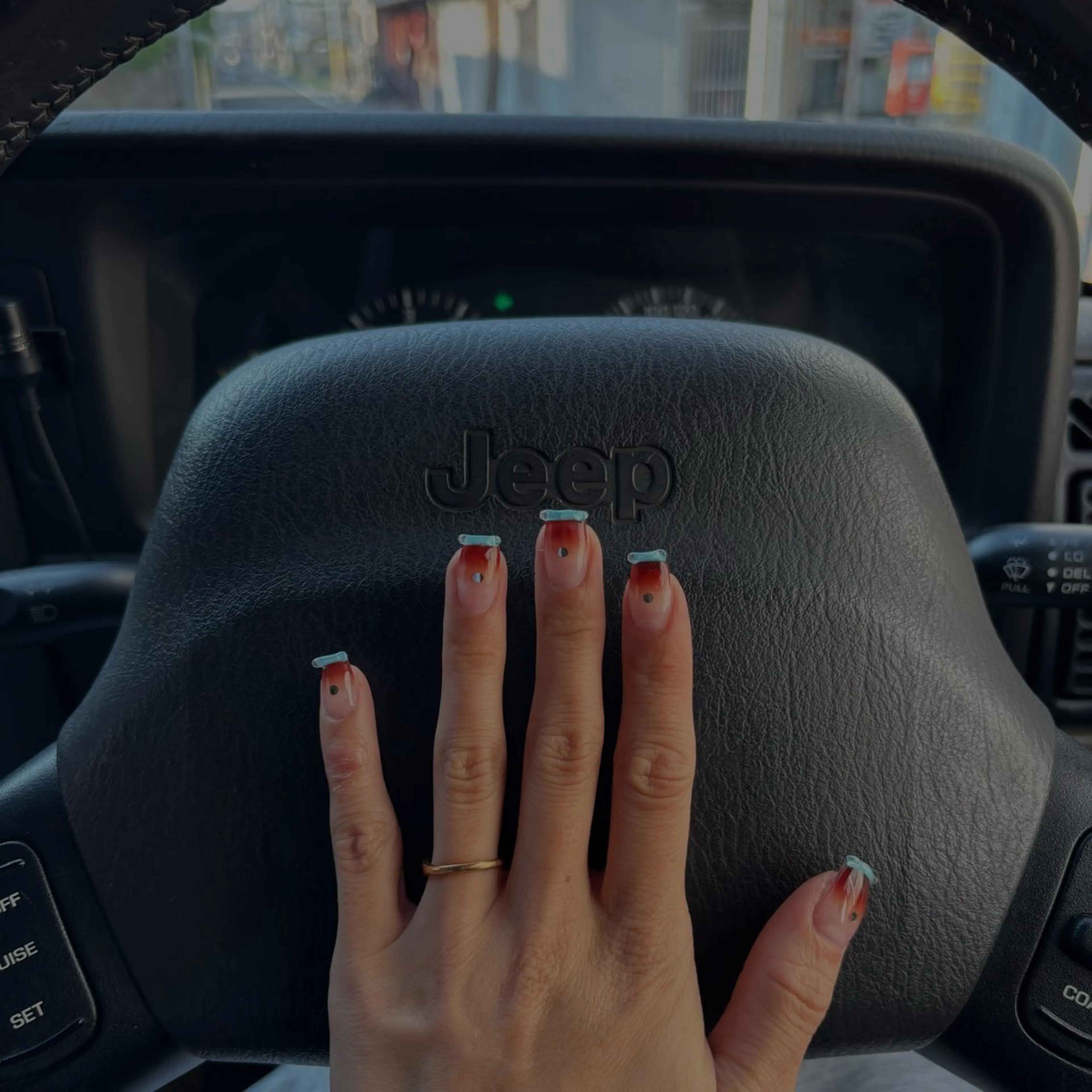 ネイル ハンドネイル 爪塗屋 さんのネイルデザイン