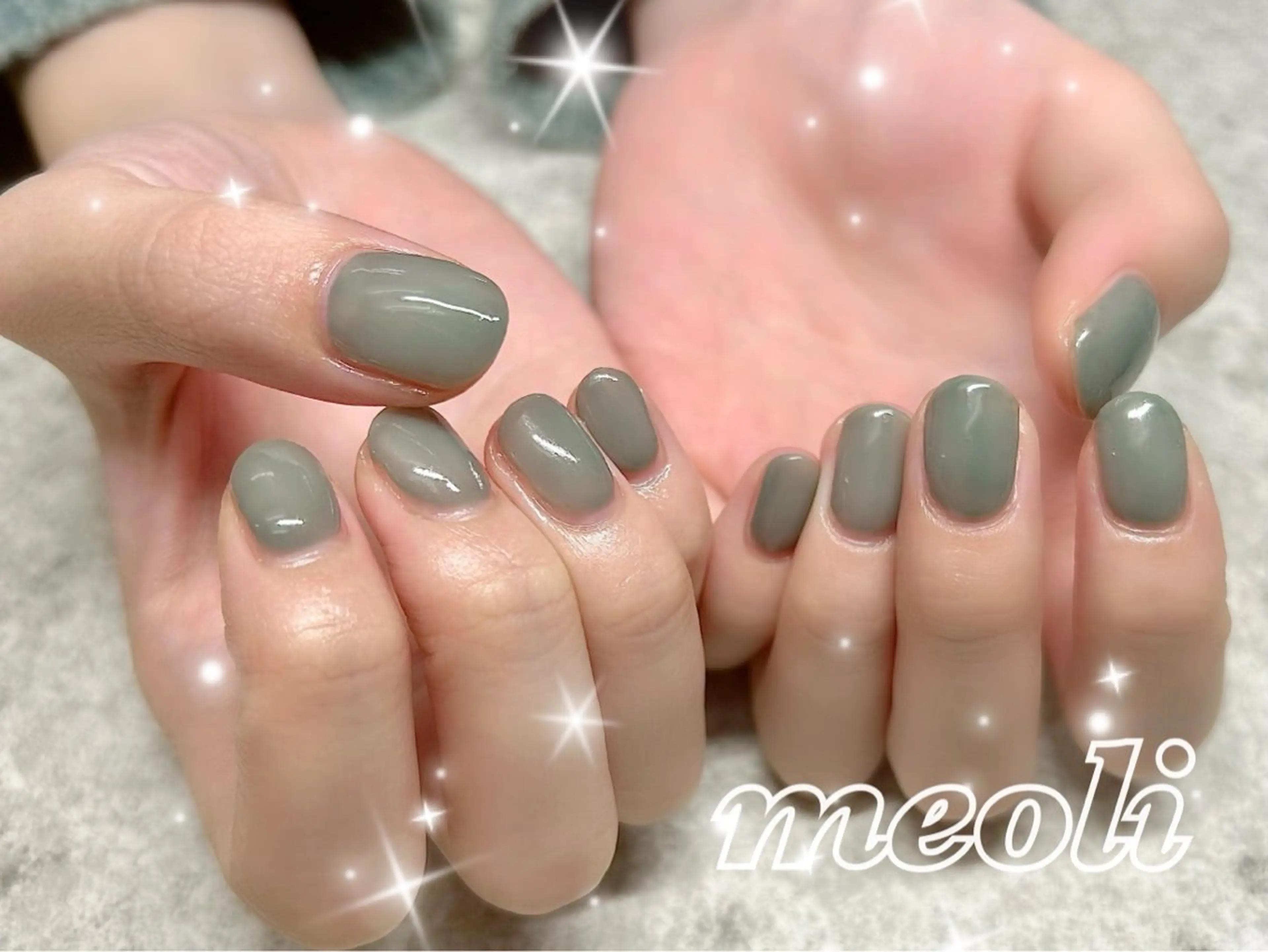 ネイル グリーン ワンカラーネイル ハンドネイル nail salon meoli　アヤのネイルデザイン