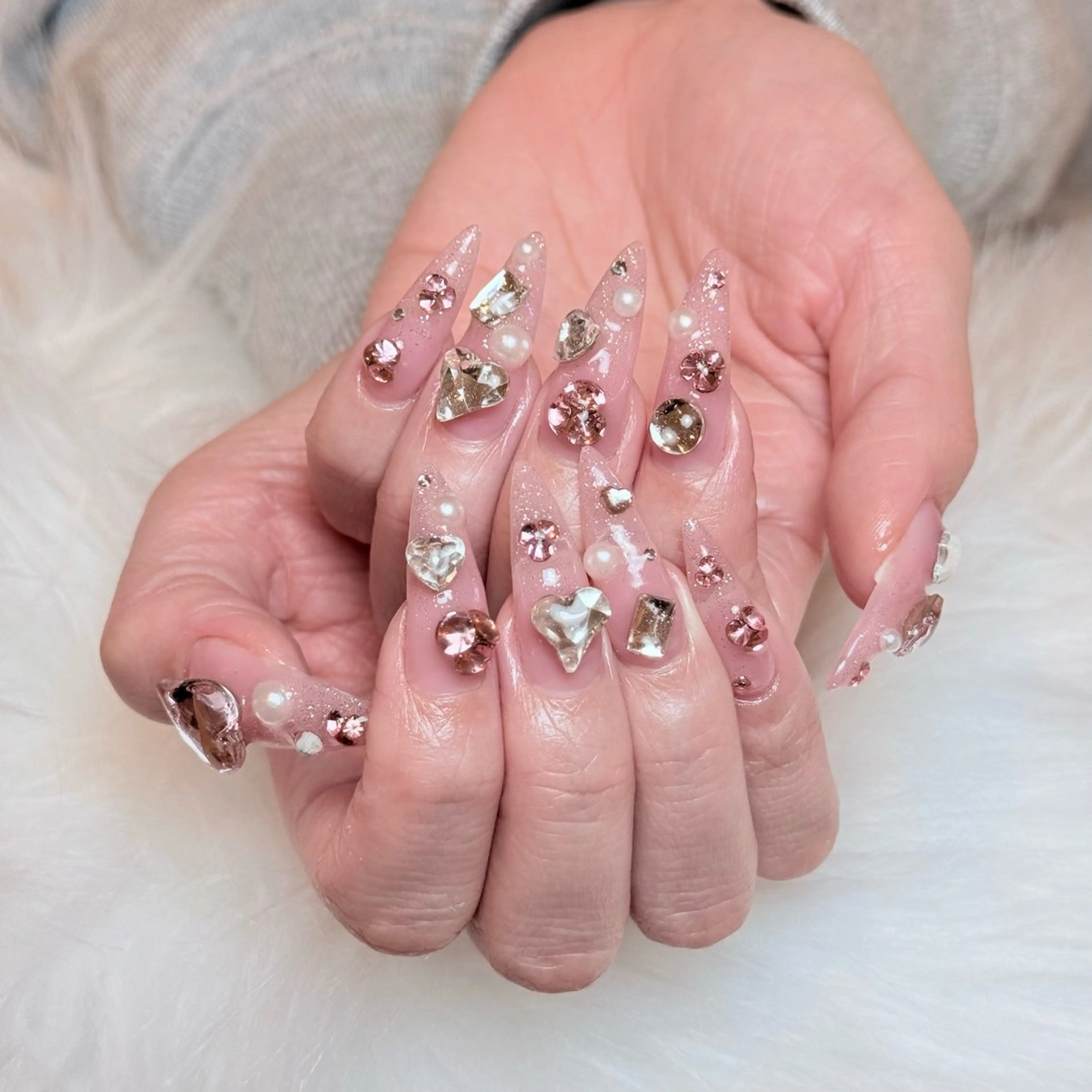 ネイル フレンチネイル ロングネイル マグネットネイル スカルプネイル スーパーロングネイル ハンドネイル ハンドケア Nihonthy Nail 新宿所属・Nihonthy Nail 新宿のネイルデザイン