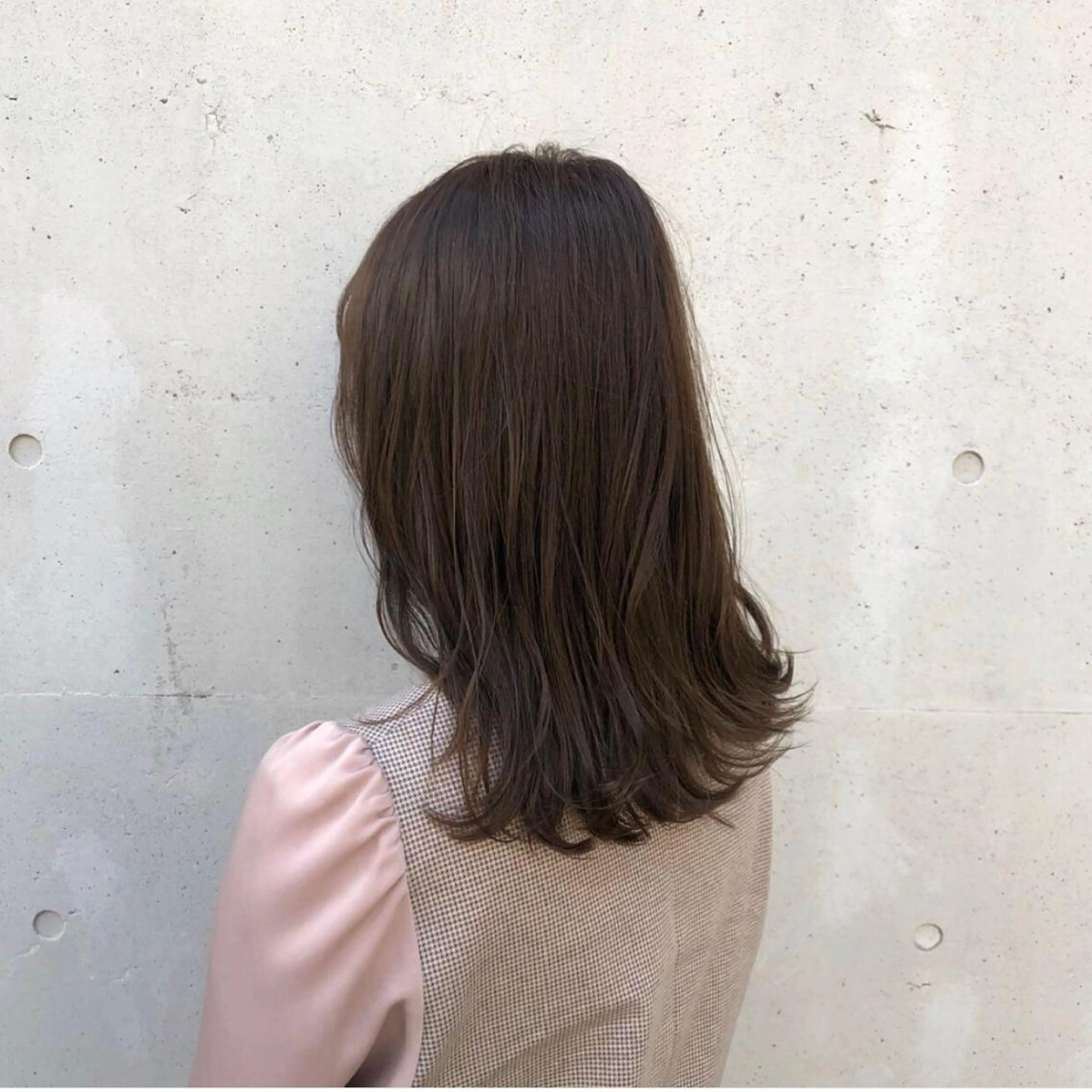 セミロング カラー ヘアアレンジ ベージュカラー 透明感カラー オリーブベージュ カット ヘアカラー トリートメント 酸性縮毛矯正🧴韓国 レイヤー/髪質改善のヘアスタイル
