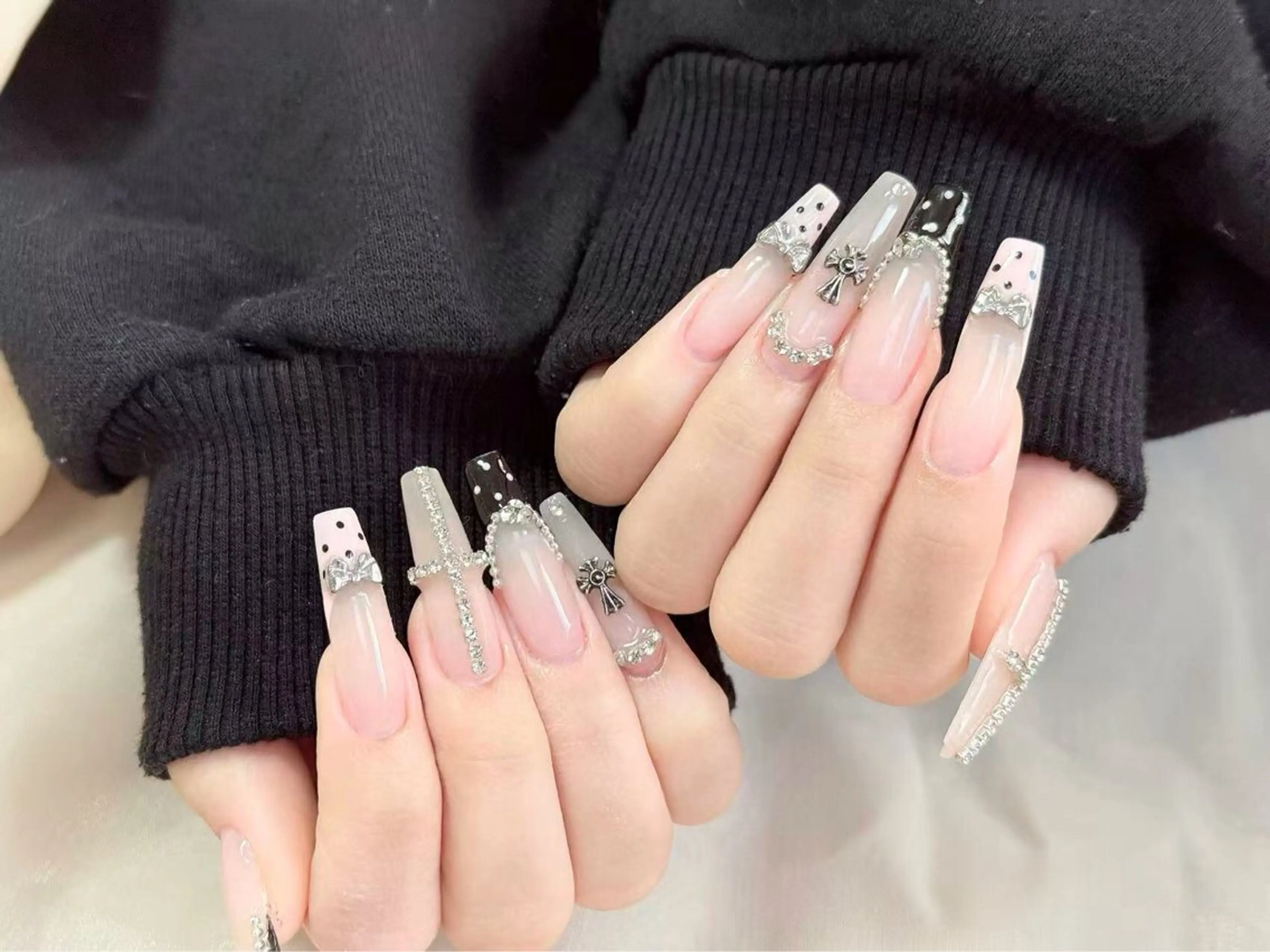 ネイル ハンドネイル 小 雨のネイルデザイン