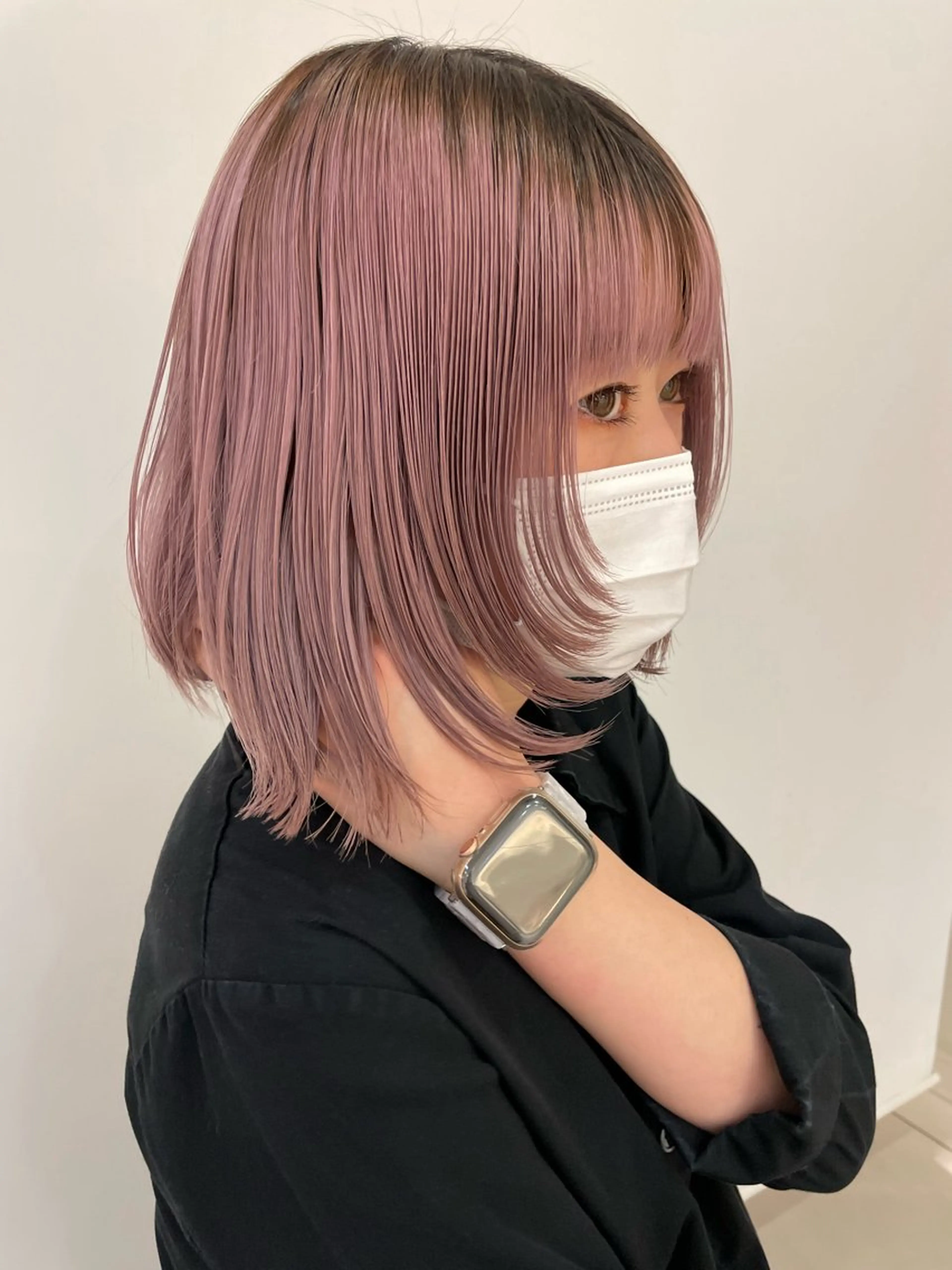 ミディアム 顔まわりレイヤー レイヤーカット 西川 朋恵のヘアスタイル