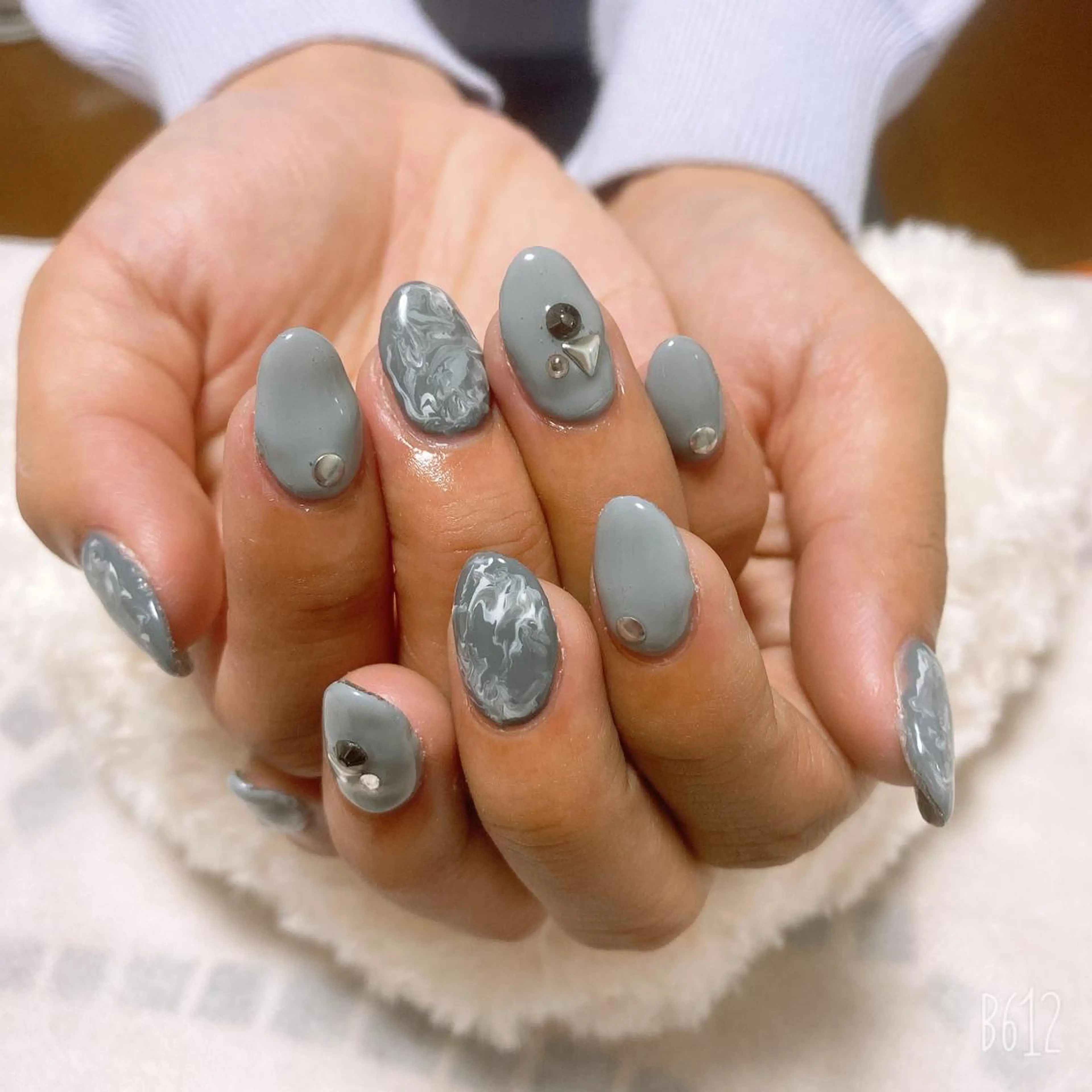 ネイル The Best Beauty受付担当のヘアスタイル