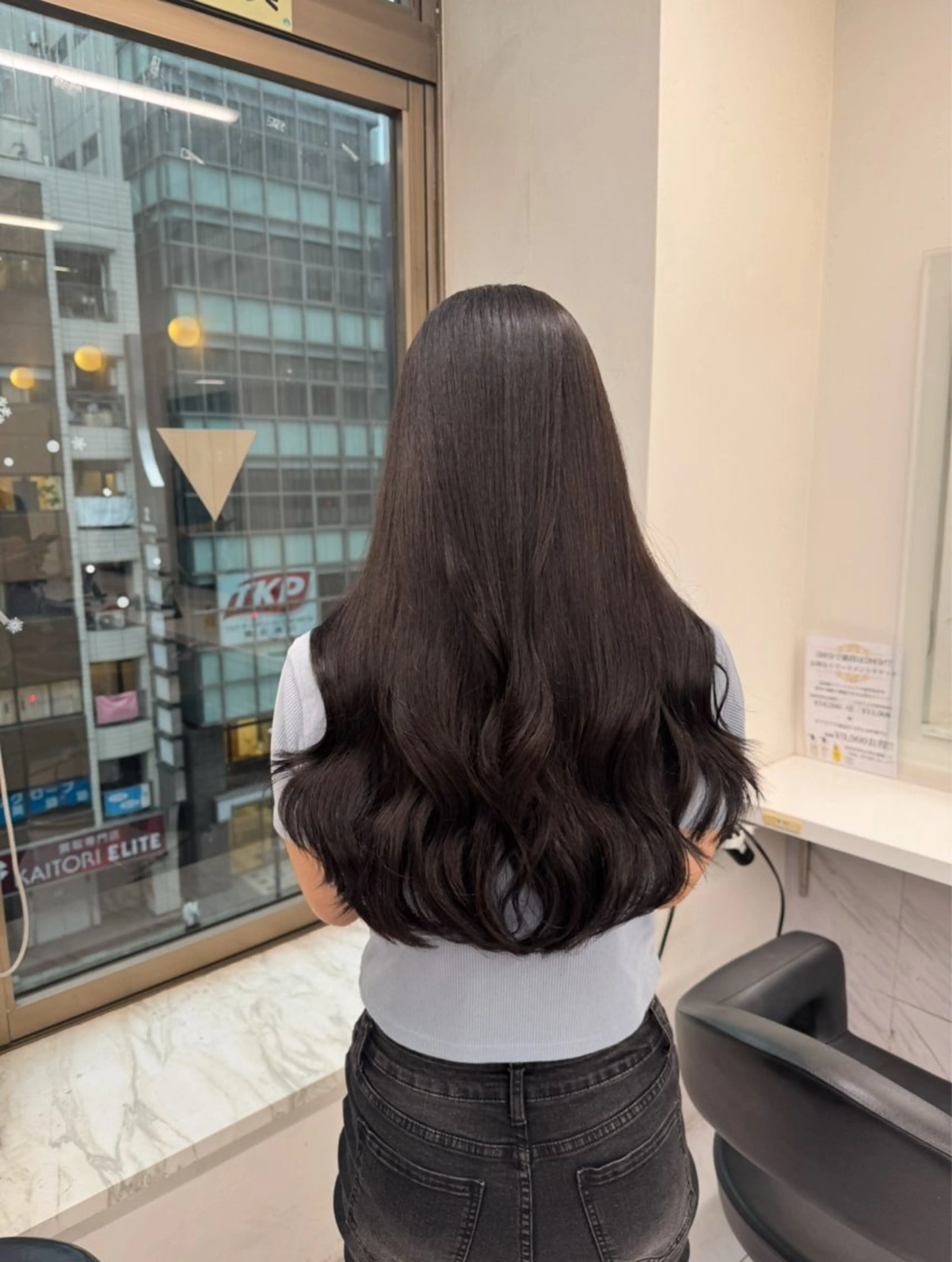 セミロング カラー ヘアアレンジ 黒髪 ブルーカラー ブルーブラック レイヤーカット ヘアカラー トリートメント ヘアセット 艶カラー の達人のヘアスタイル