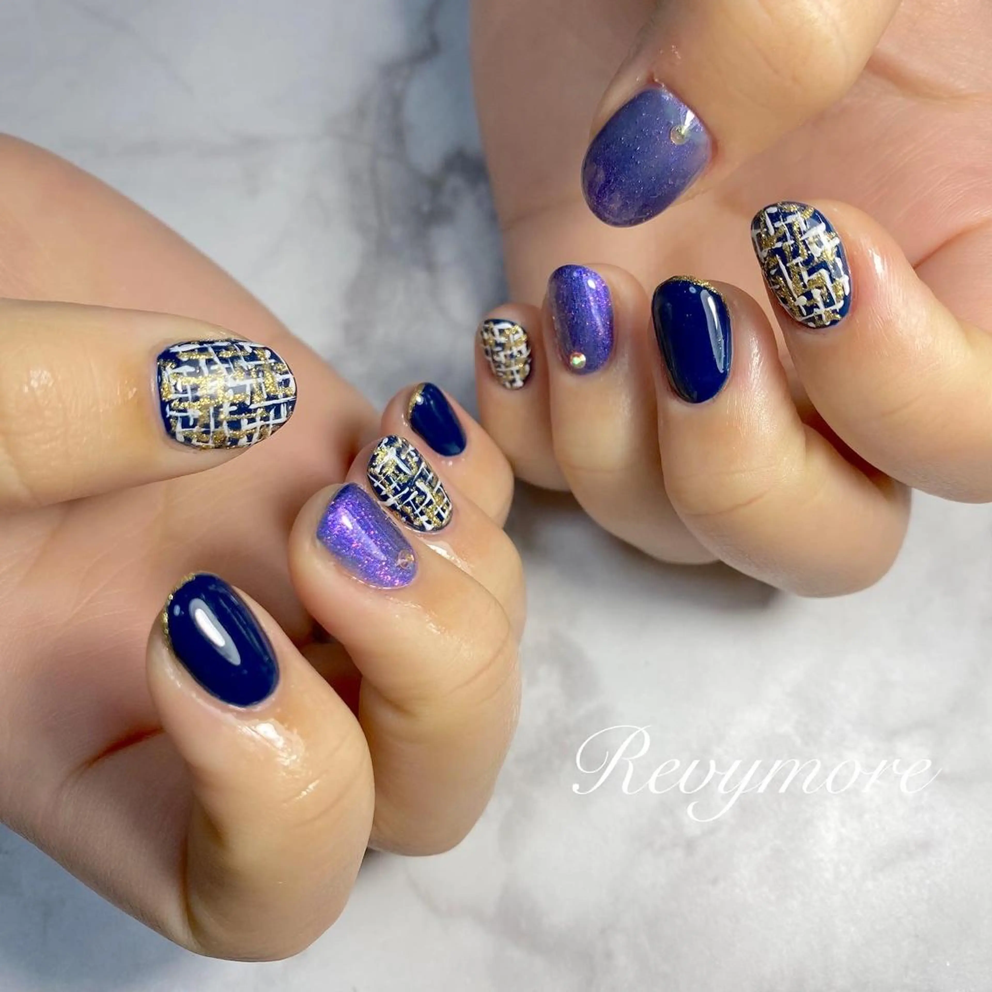 ミディアム ネイル 韓国風ヘア ジェルネイル キラキラネイル 韓国ネイル ニュアンスネイル nail salon Revymore所属・nail salon Revymoreのネイルデザイン