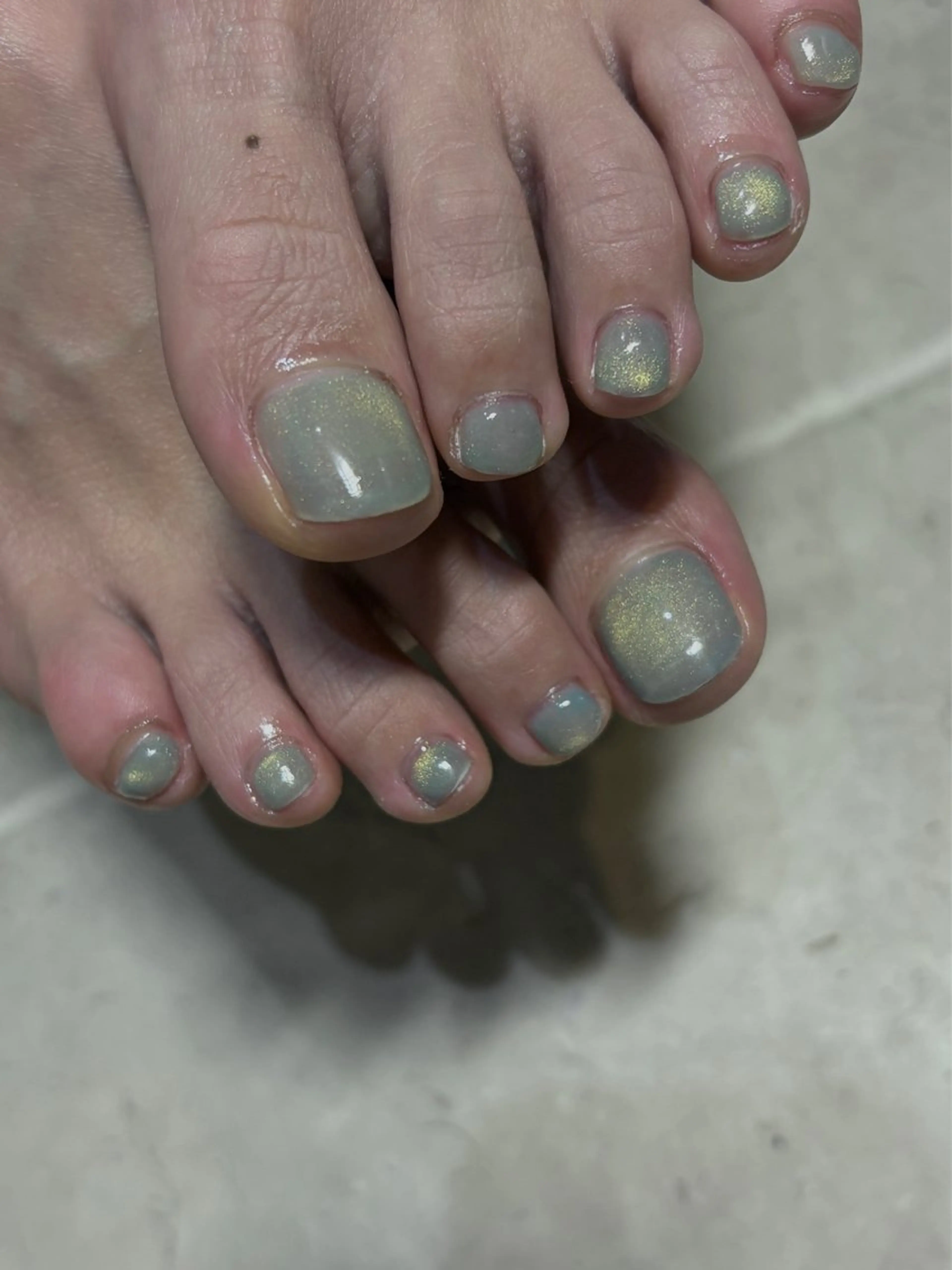 ネイル ブルー ドット フットネイル キラキラネイル マグネットネイル フットネイル acs.n所属・ネイル，耳つぼ 風間すみれのその他イメージ