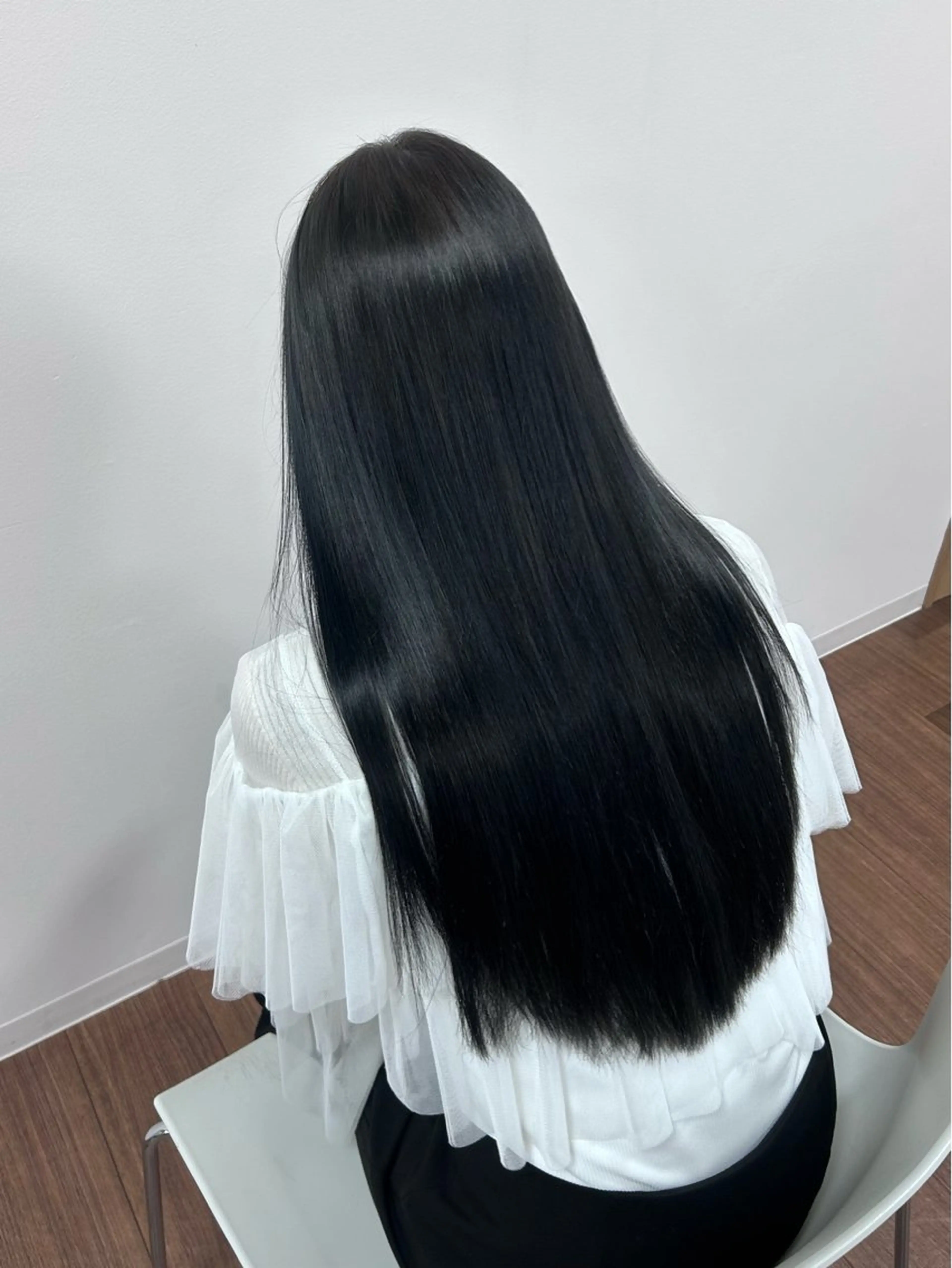 ロング カラー 岡本 蒼奈のヘアスタイル