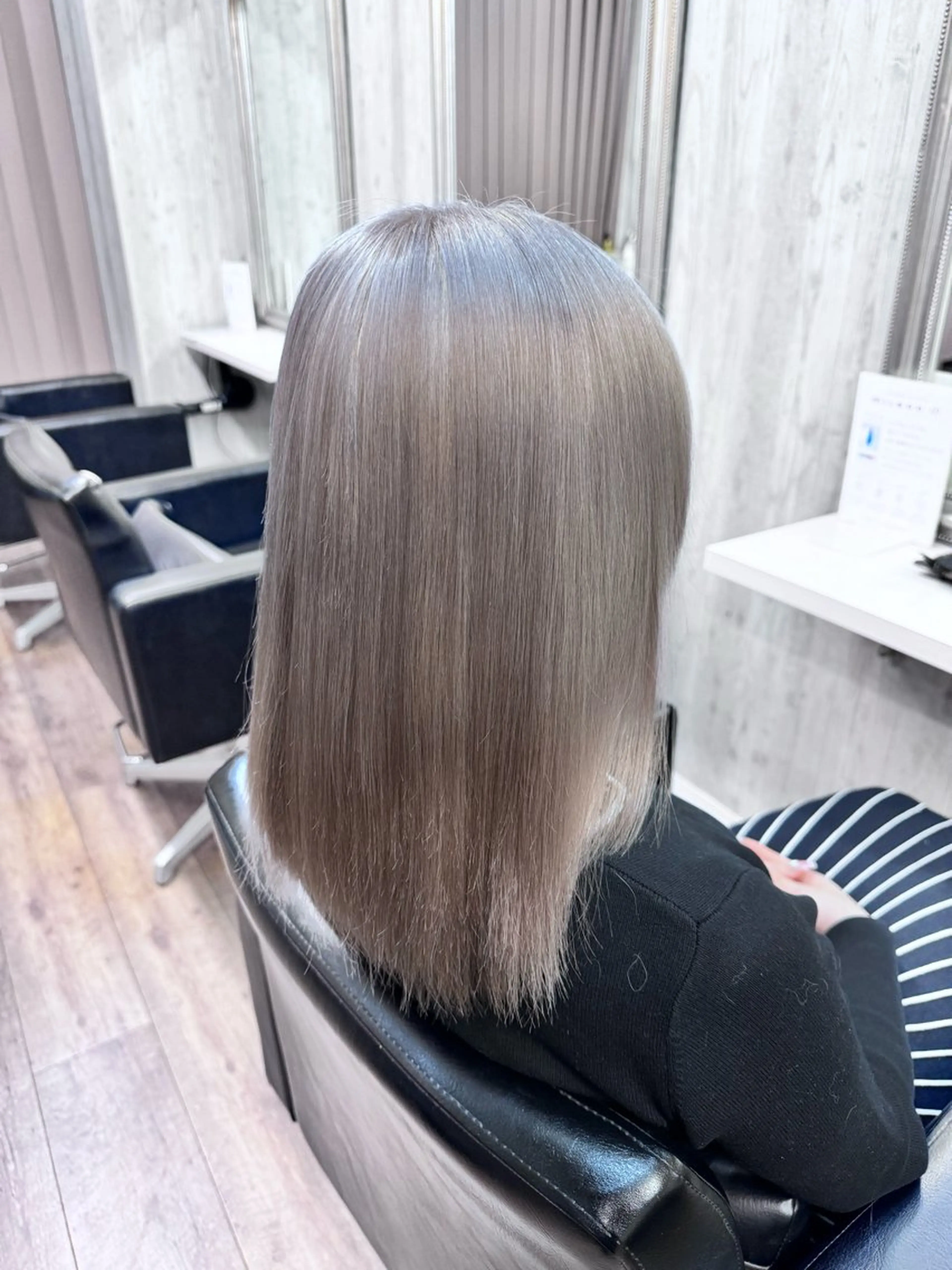 セミロング ヘアカラー トリートメント ✨池袋ブリーチ特化 Hibiki✨のヘアスタイル